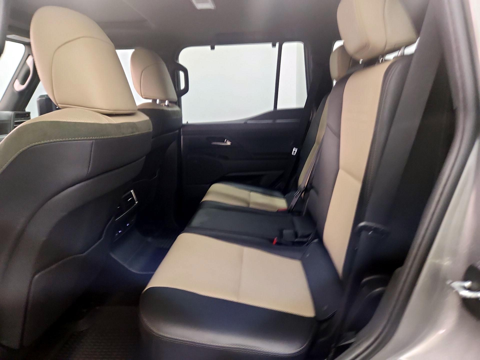 Thumbnail: 2025 Lexus GX - 19