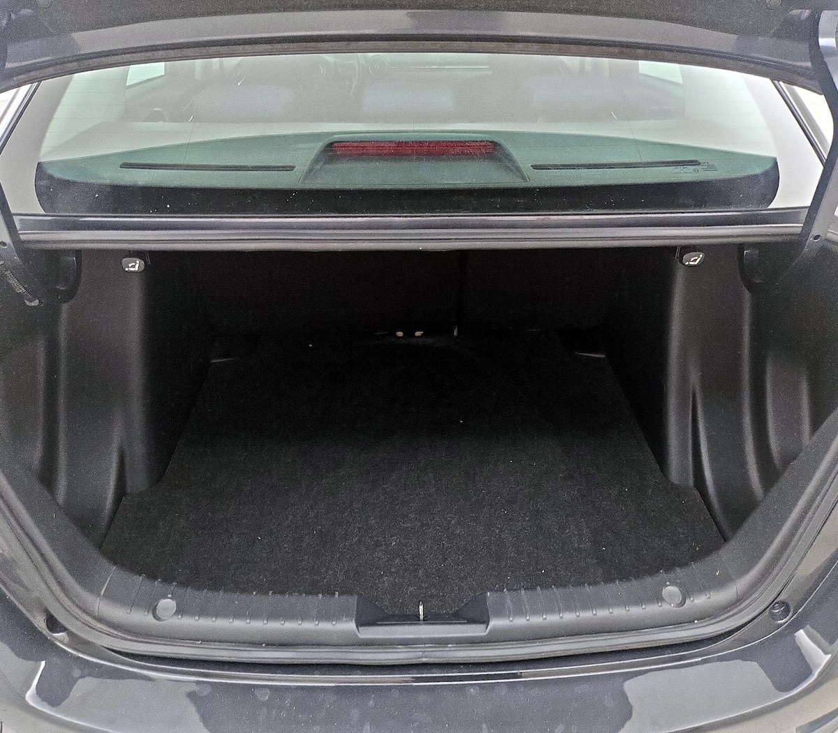 Trunk/Cargo (Seats Up)