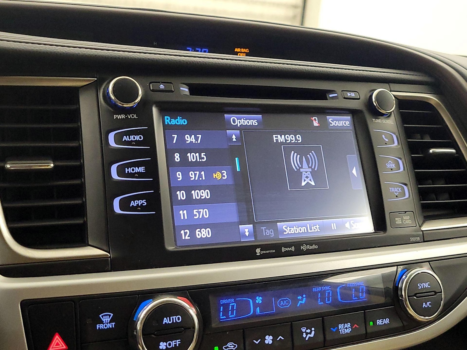 2016 Toyota Highlander XLE - Photo 17