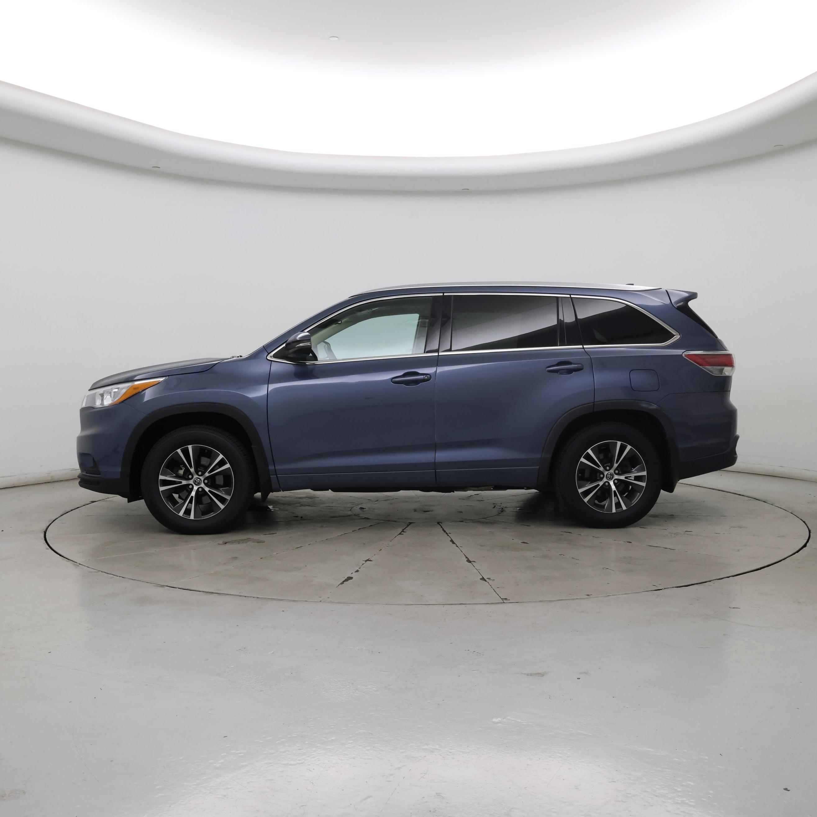 Thumbnail: 2016 Toyota Highlander - 3