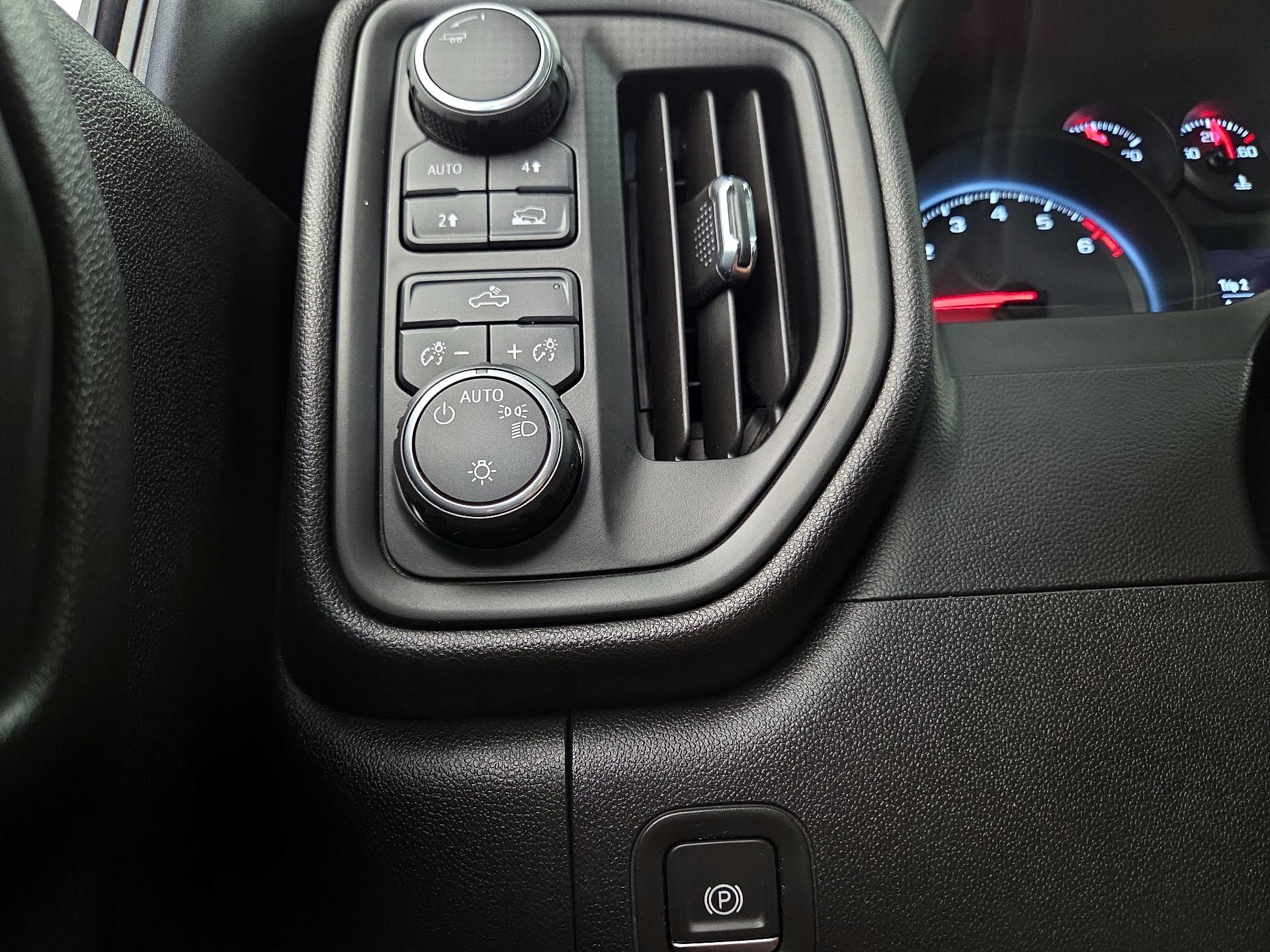 Thumbnail: 2020 Chevrolet Silverado 1500 - 13