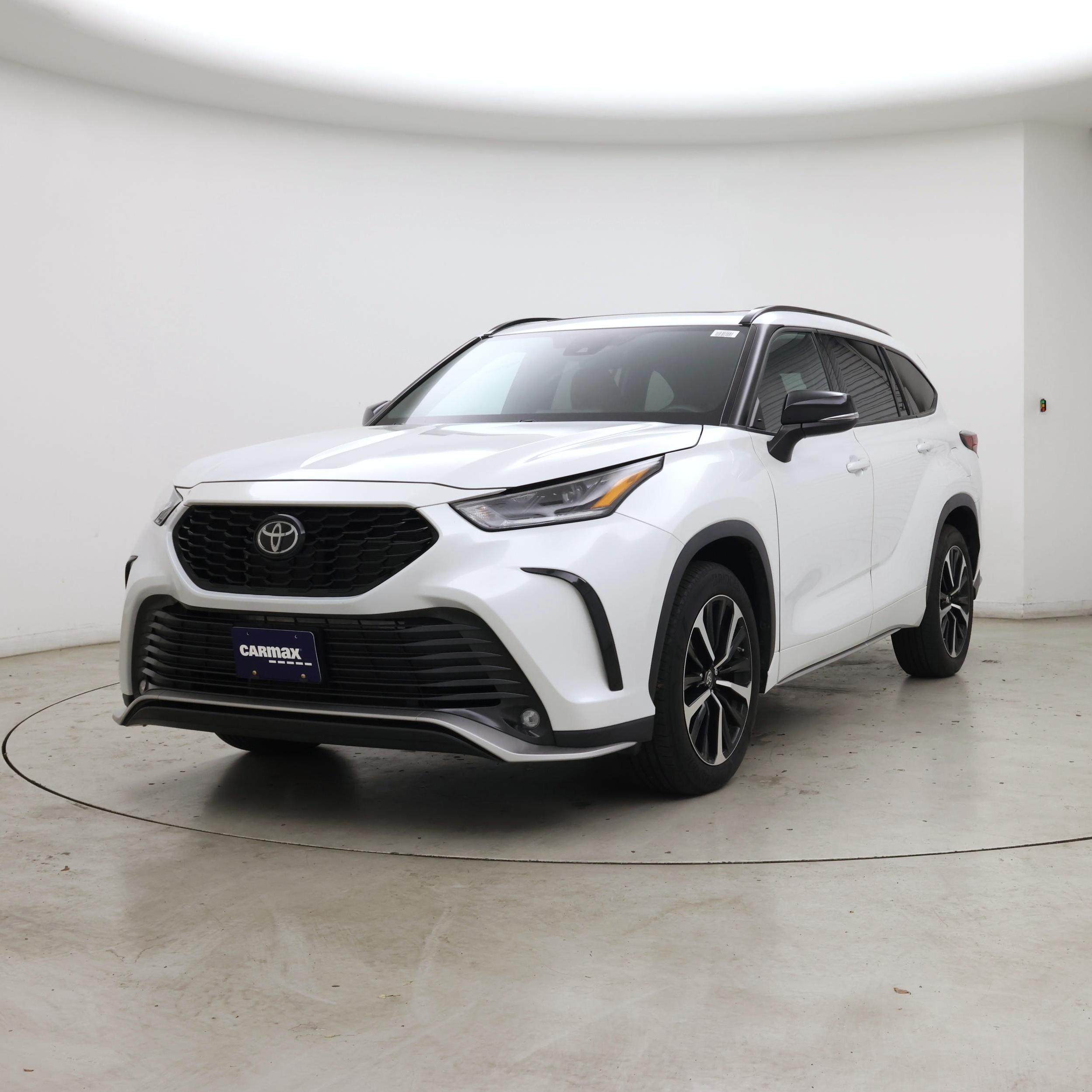 Thumbnail: 2022 Toyota Highlander - 4