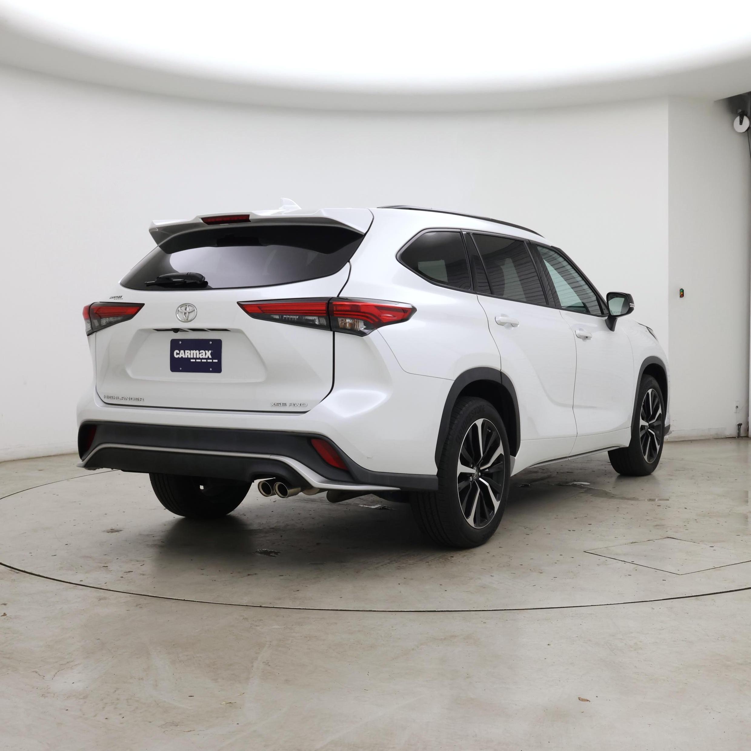 Thumbnail: 2022 Toyota Highlander - 8