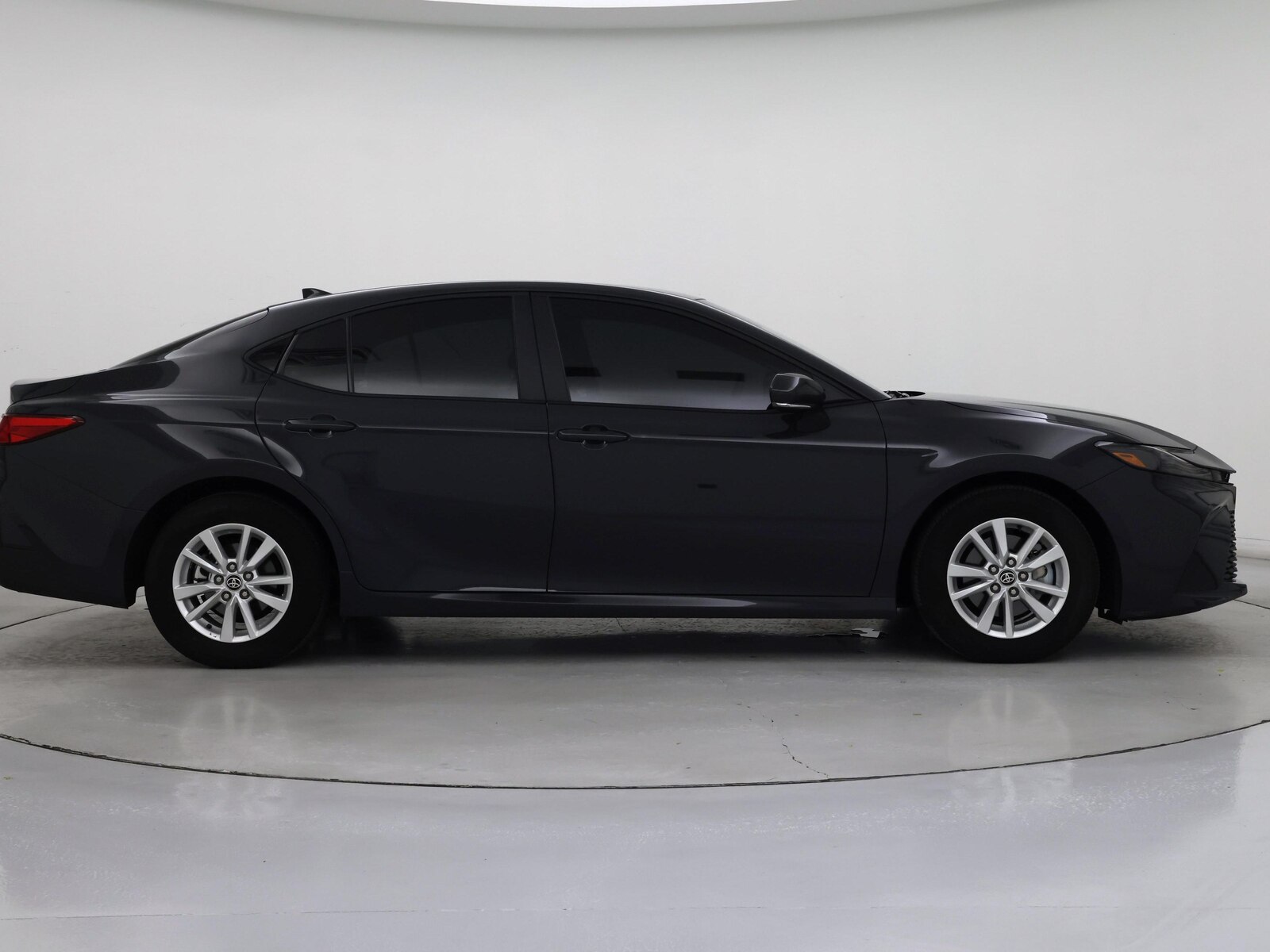 2025 Toyota Camry LE - Photo 8
