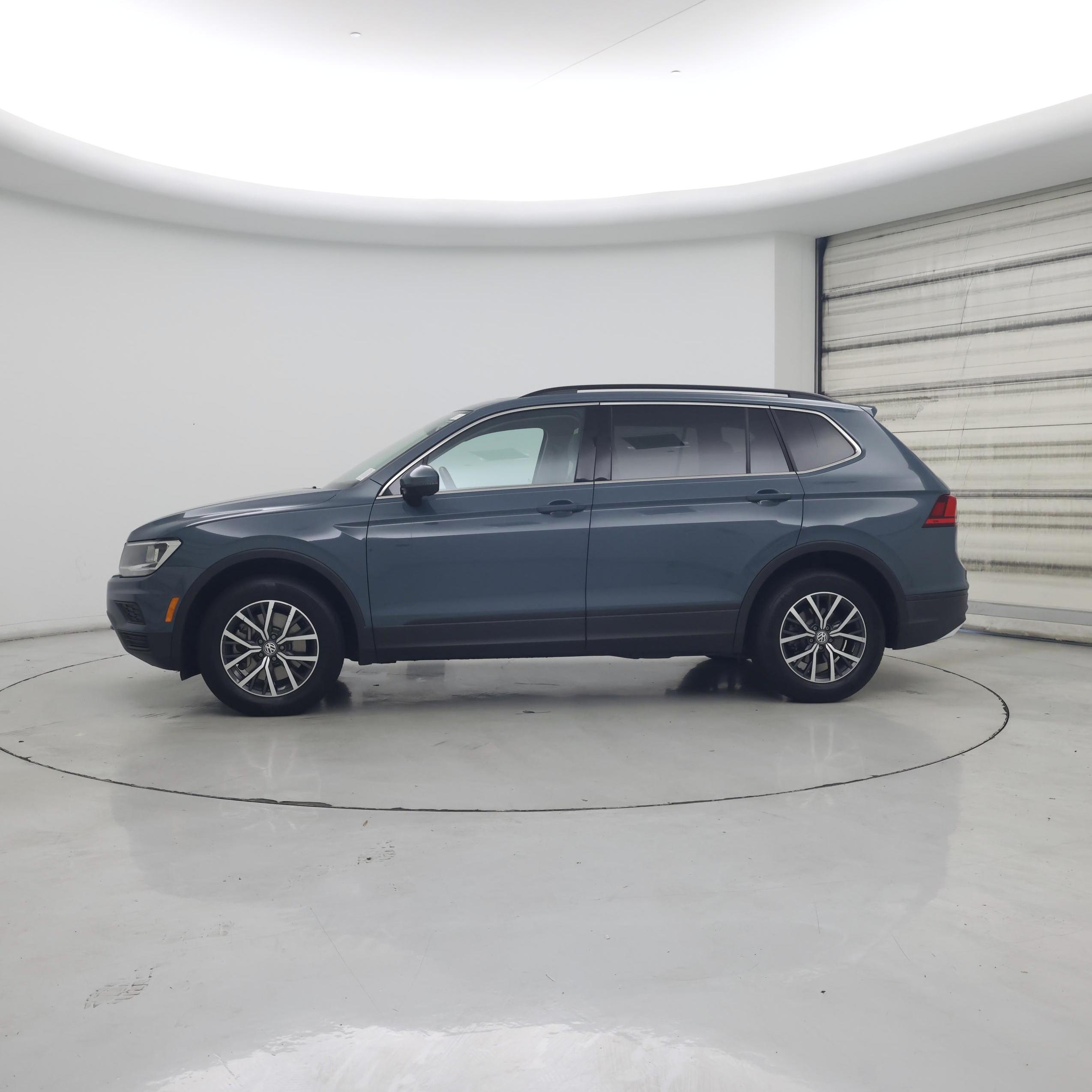 Thumbnail: 2019 Volkswagen Tiguan - 3