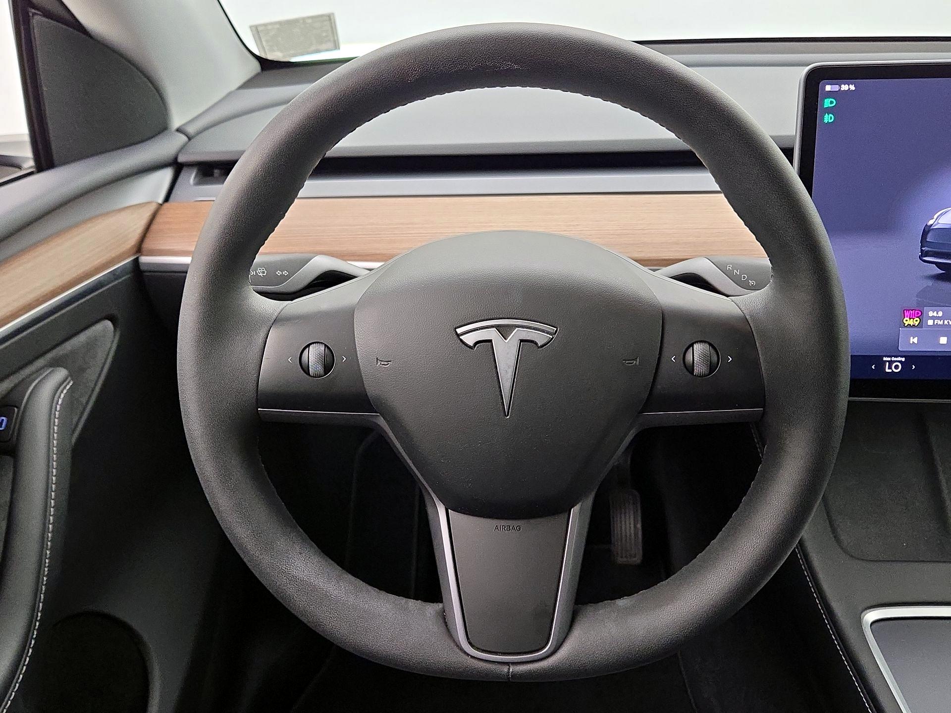 Thumbnail: 2023 Tesla Model Y - 10