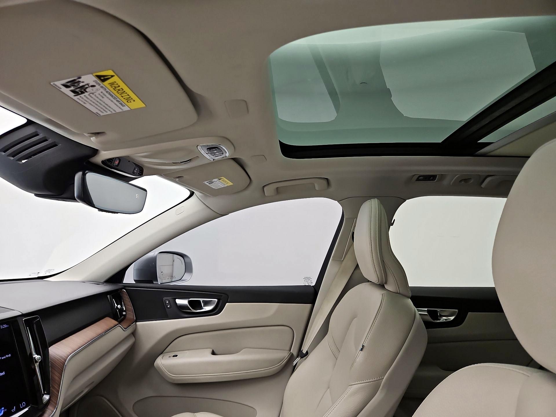 Thumbnail: 2021 Volvo XC60 - 20