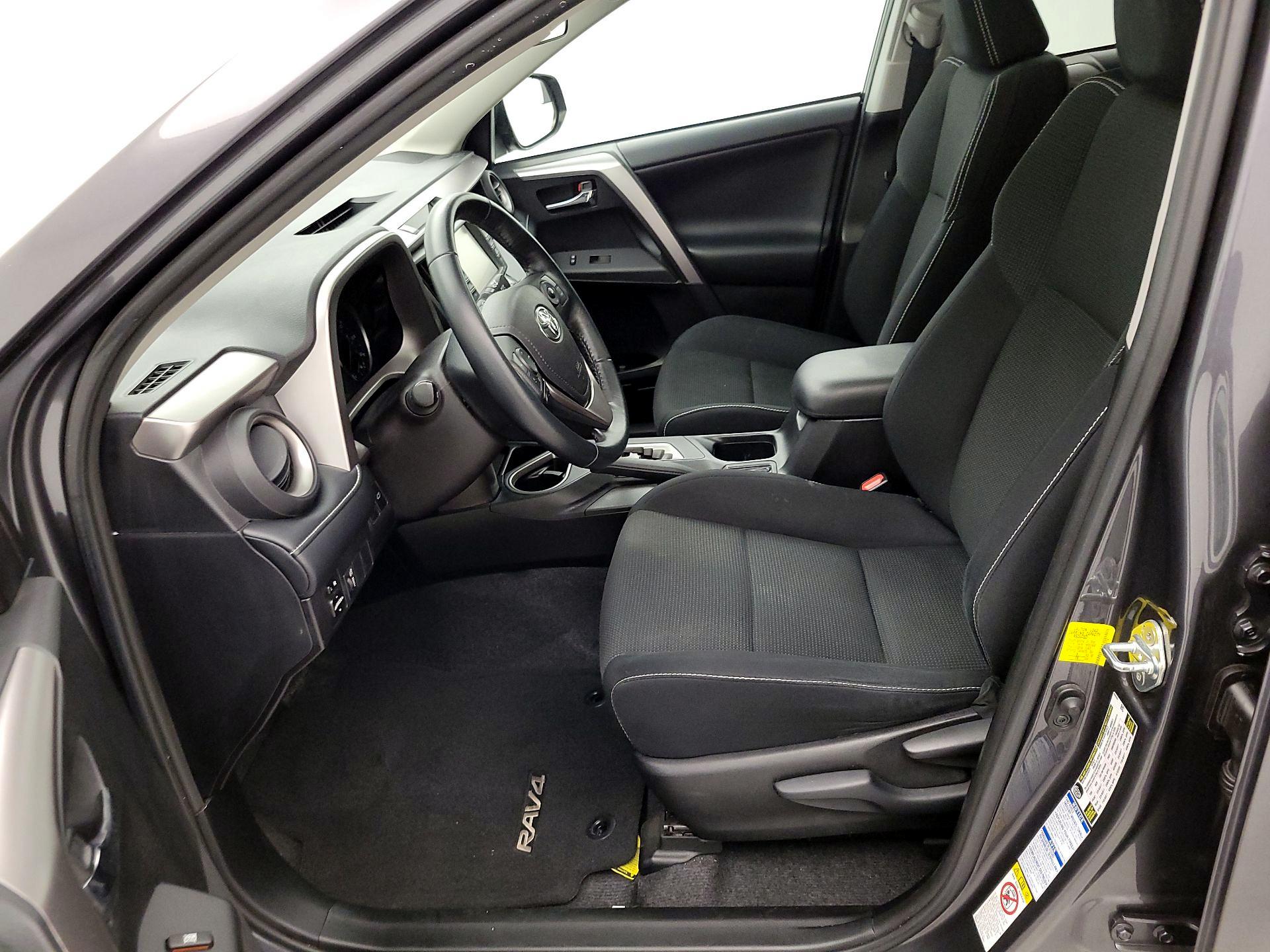 Thumbnail: 2016 Toyota RAV4 - 11