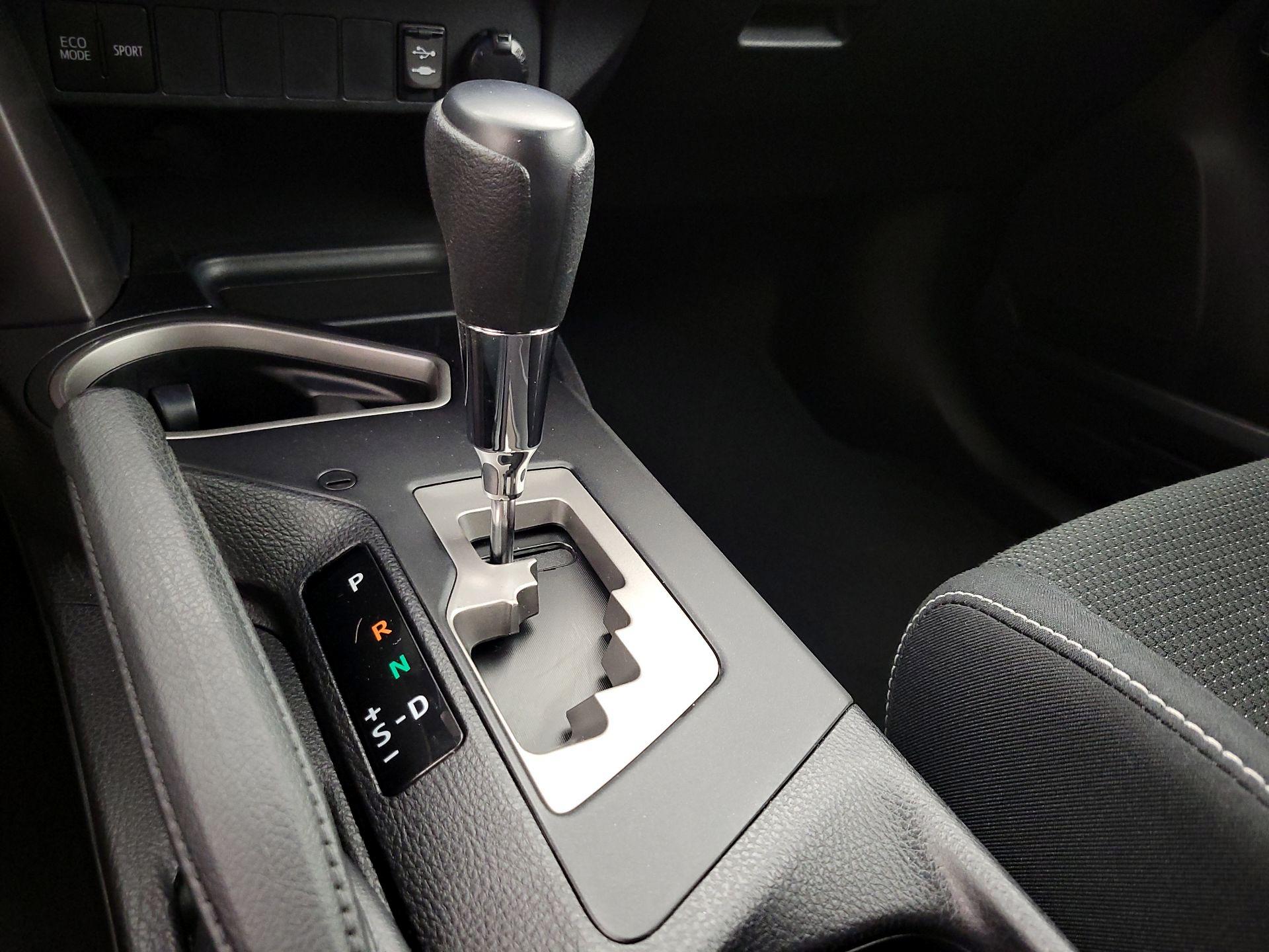 Thumbnail: 2016 Toyota RAV4 - 17
