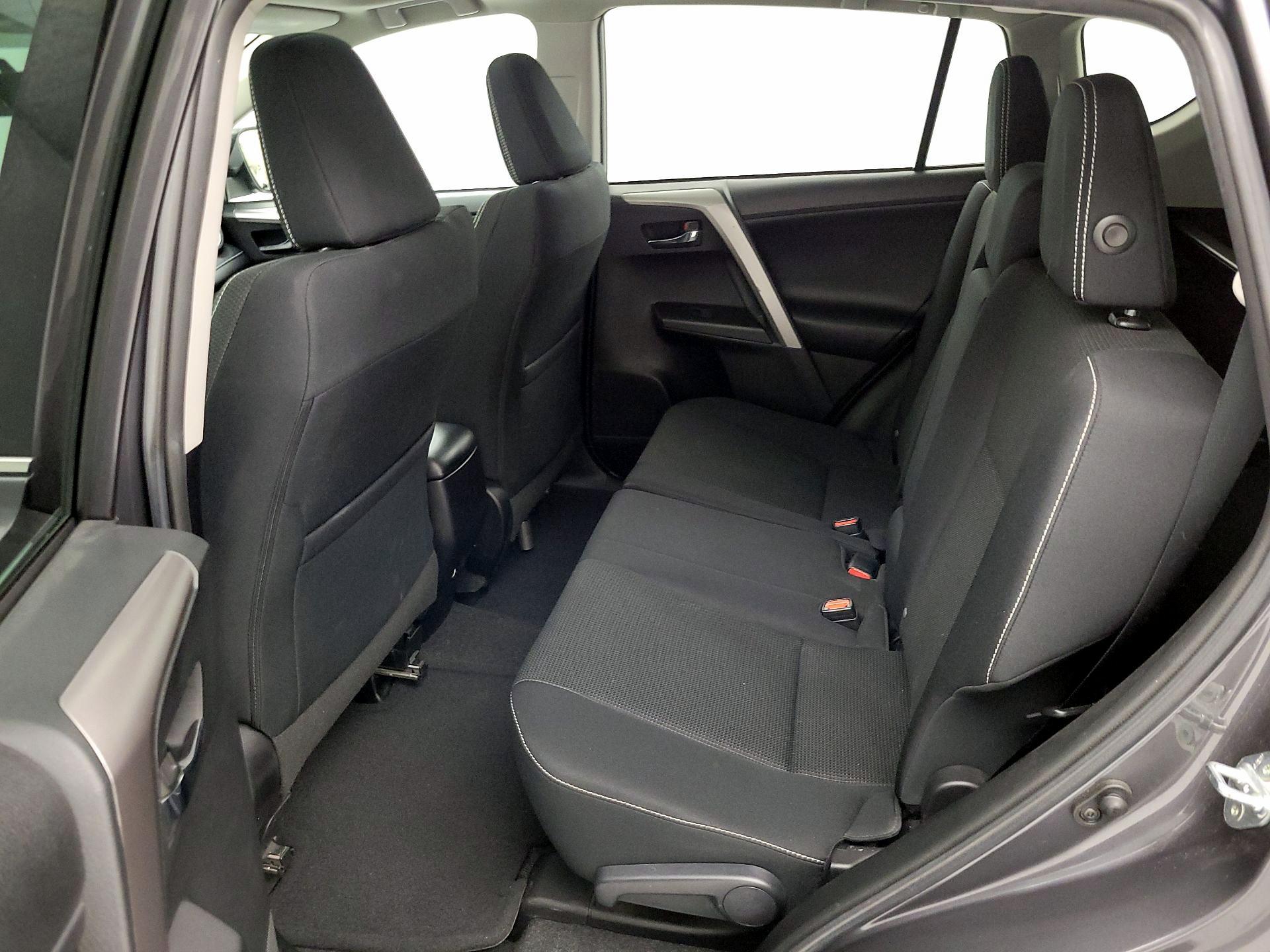 Thumbnail: 2016 Toyota RAV4 - 19