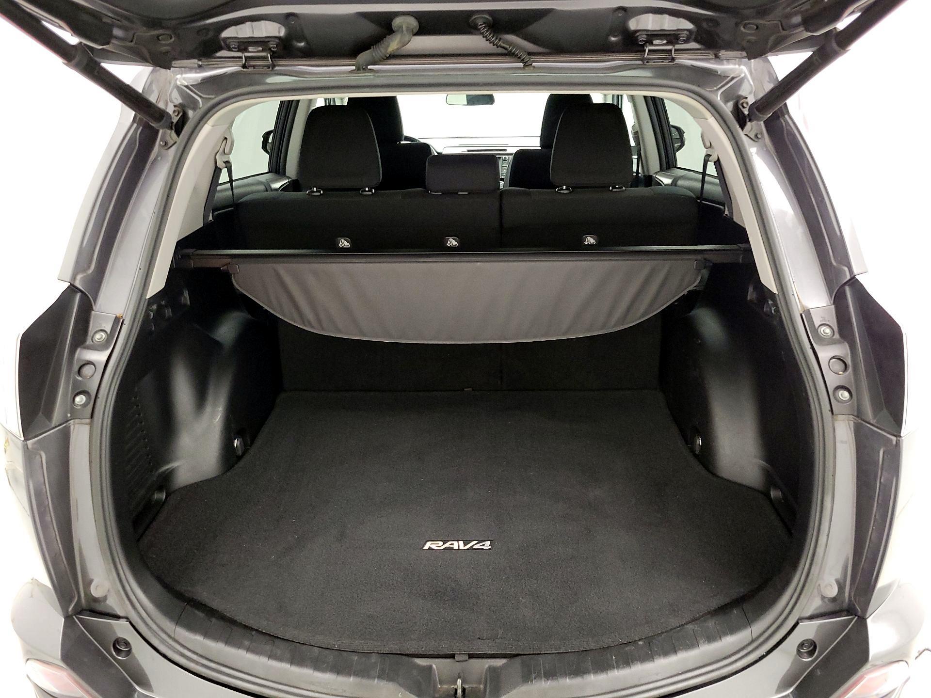 Thumbnail: 2016 Toyota RAV4 - 20