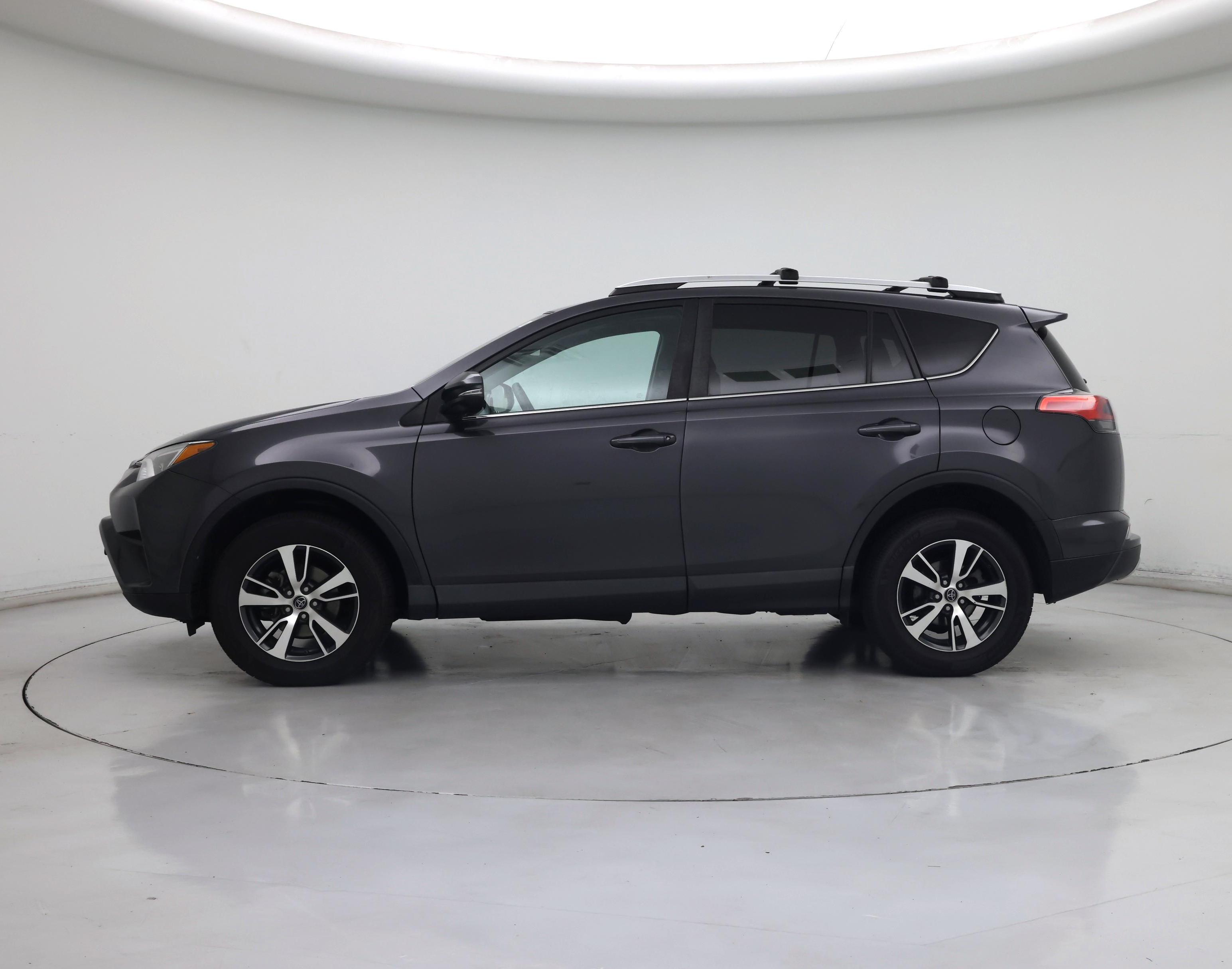 Thumbnail: 2016 Toyota RAV4 - 3