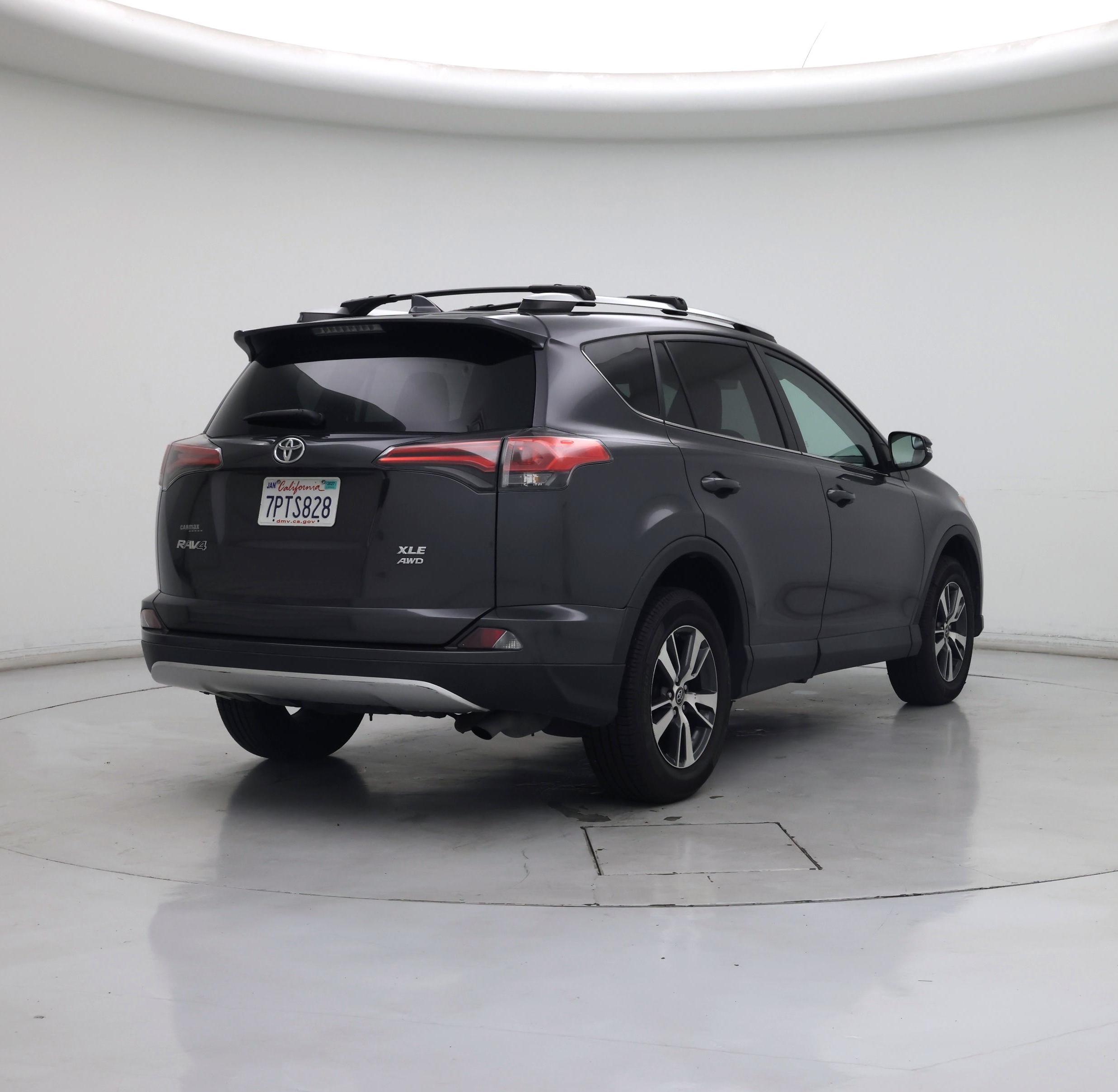Thumbnail: 2016 Toyota RAV4 - 8