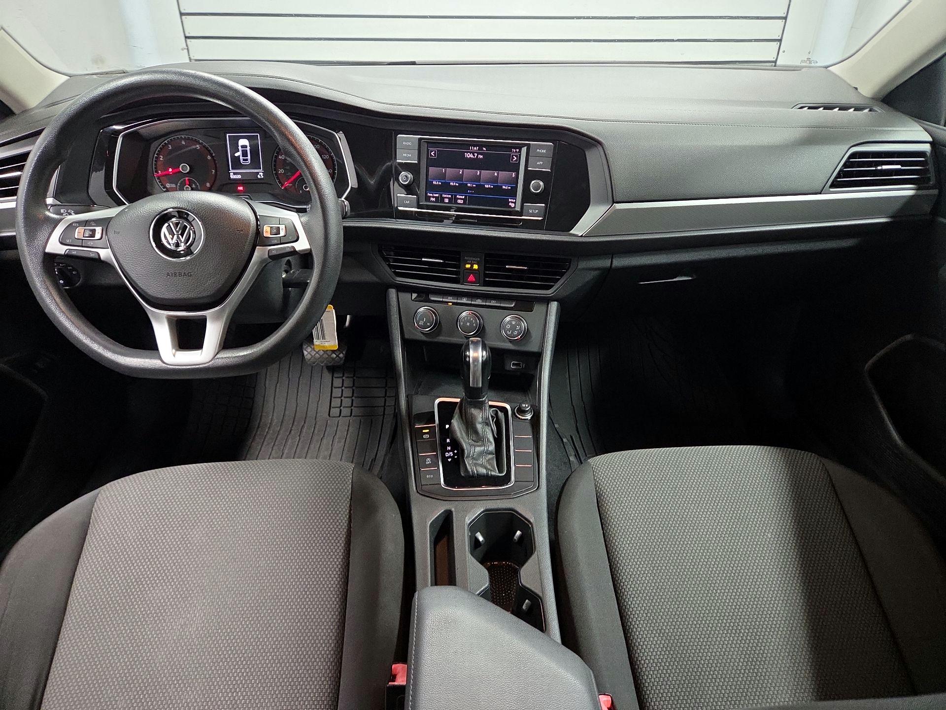 Thumbnail: 2019 Volkswagen Jetta - 9