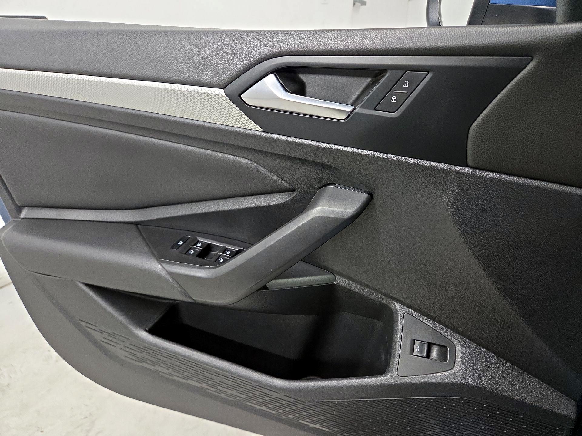 Thumbnail: 2019 Volkswagen Jetta - 12