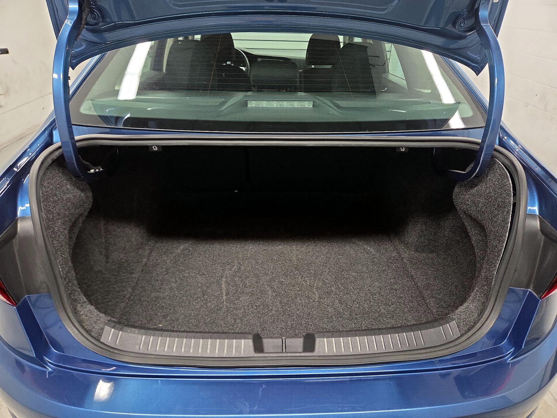 Thumbnail: 2019 Volkswagen Jetta - 20