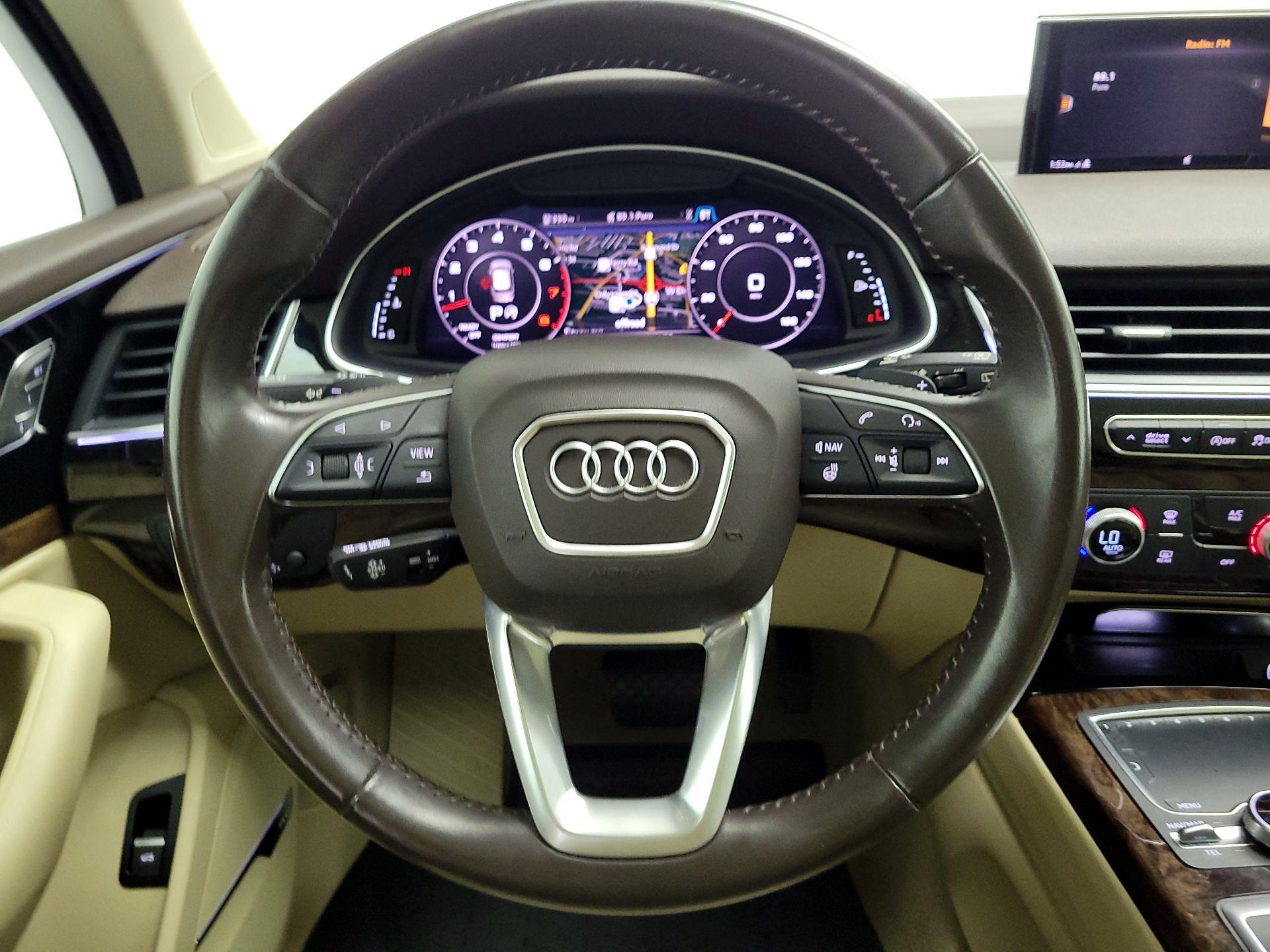 Thumbnail: 2019 Audi Q7 - 10