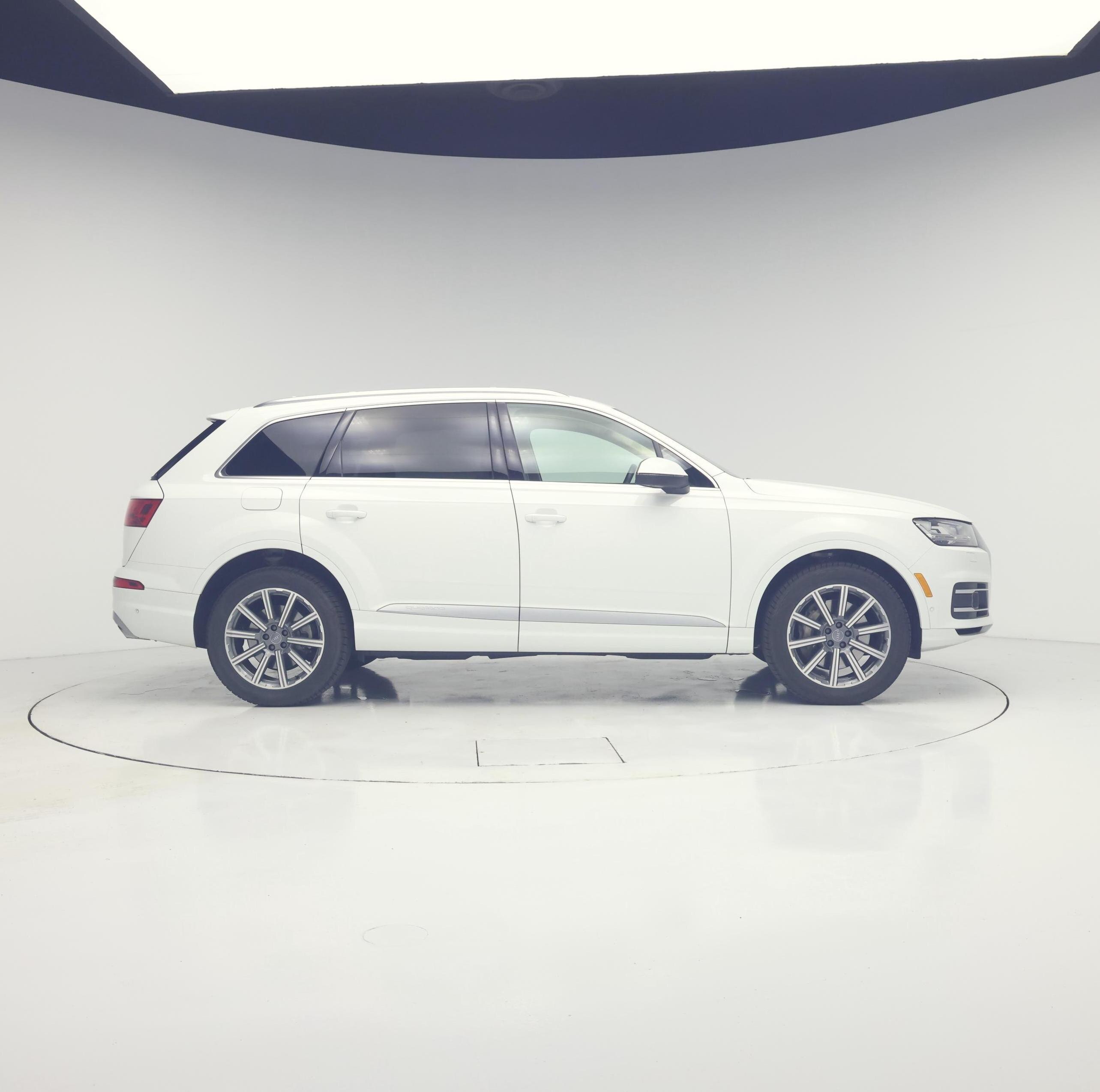 Thumbnail: 2019 Audi Q7 - 7