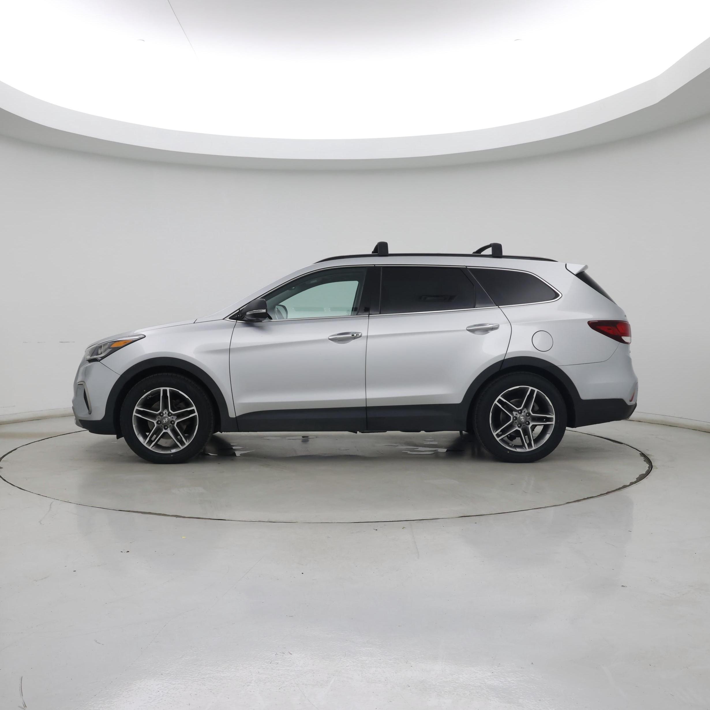 Thumbnail: 2017 Hyundai Santa Fe - 3