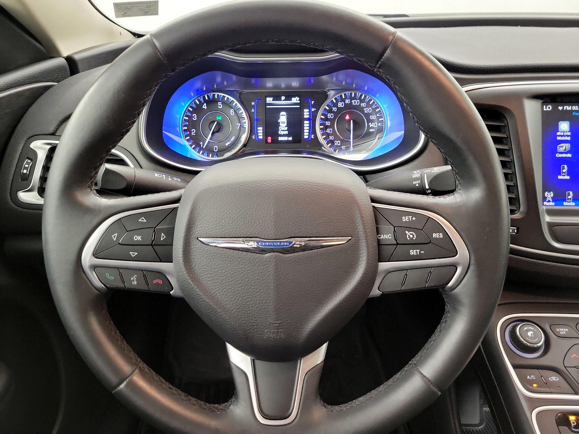 Thumbnail: 2016 Chrysler 200 - 10