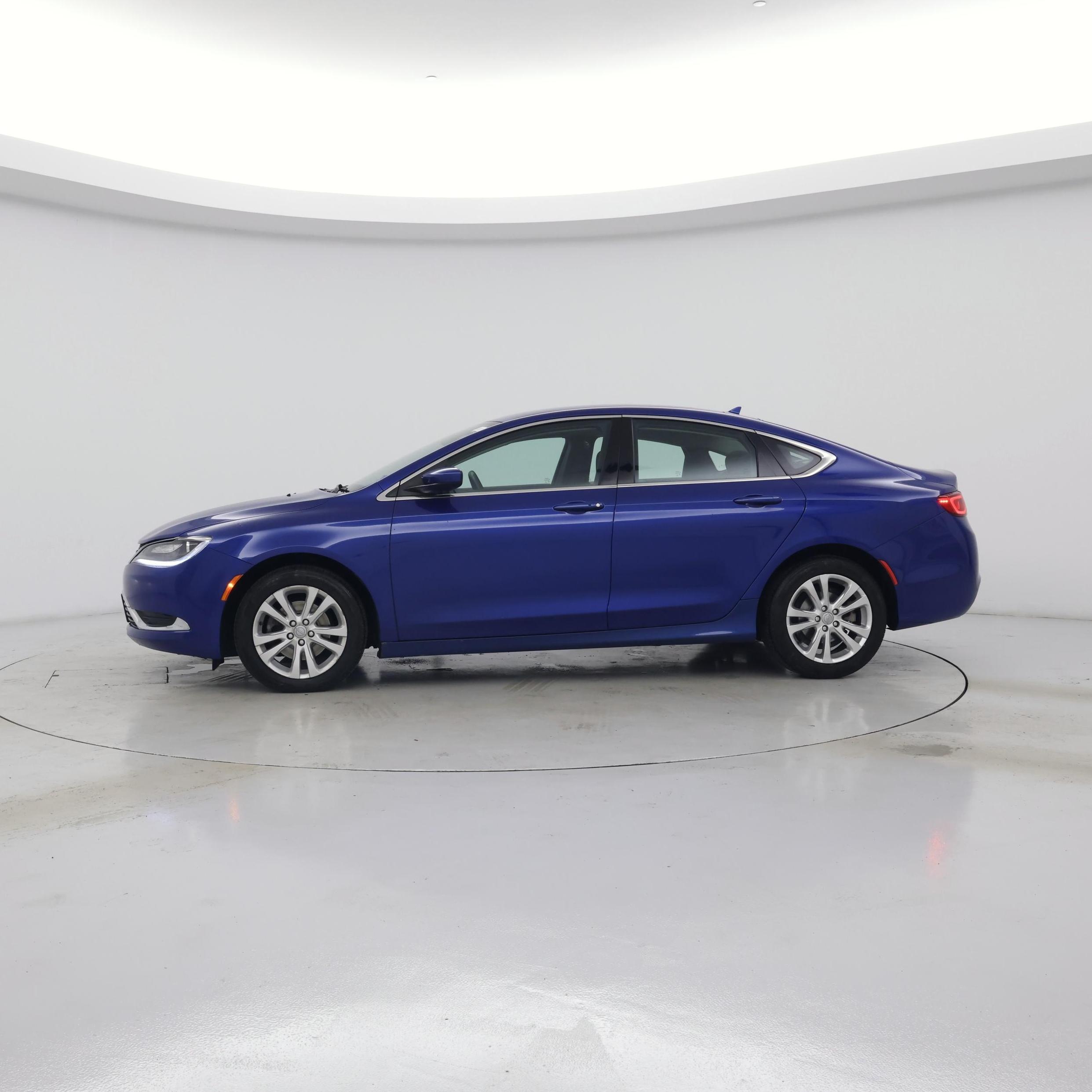 Thumbnail: 2016 Chrysler 200 - 3