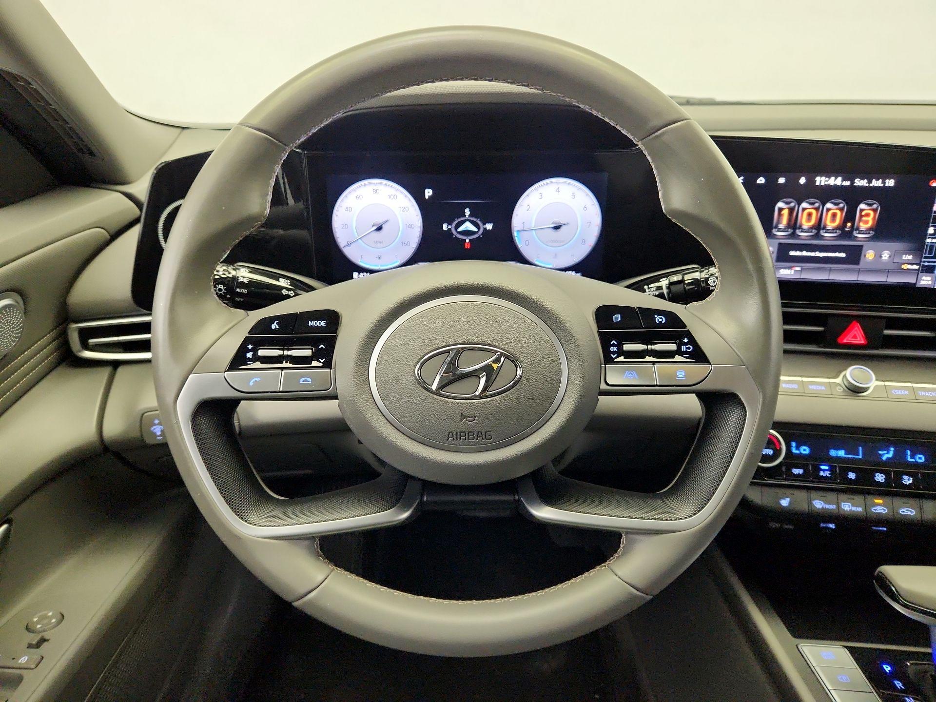 Thumbnail: 2023 Hyundai Elantra - 10