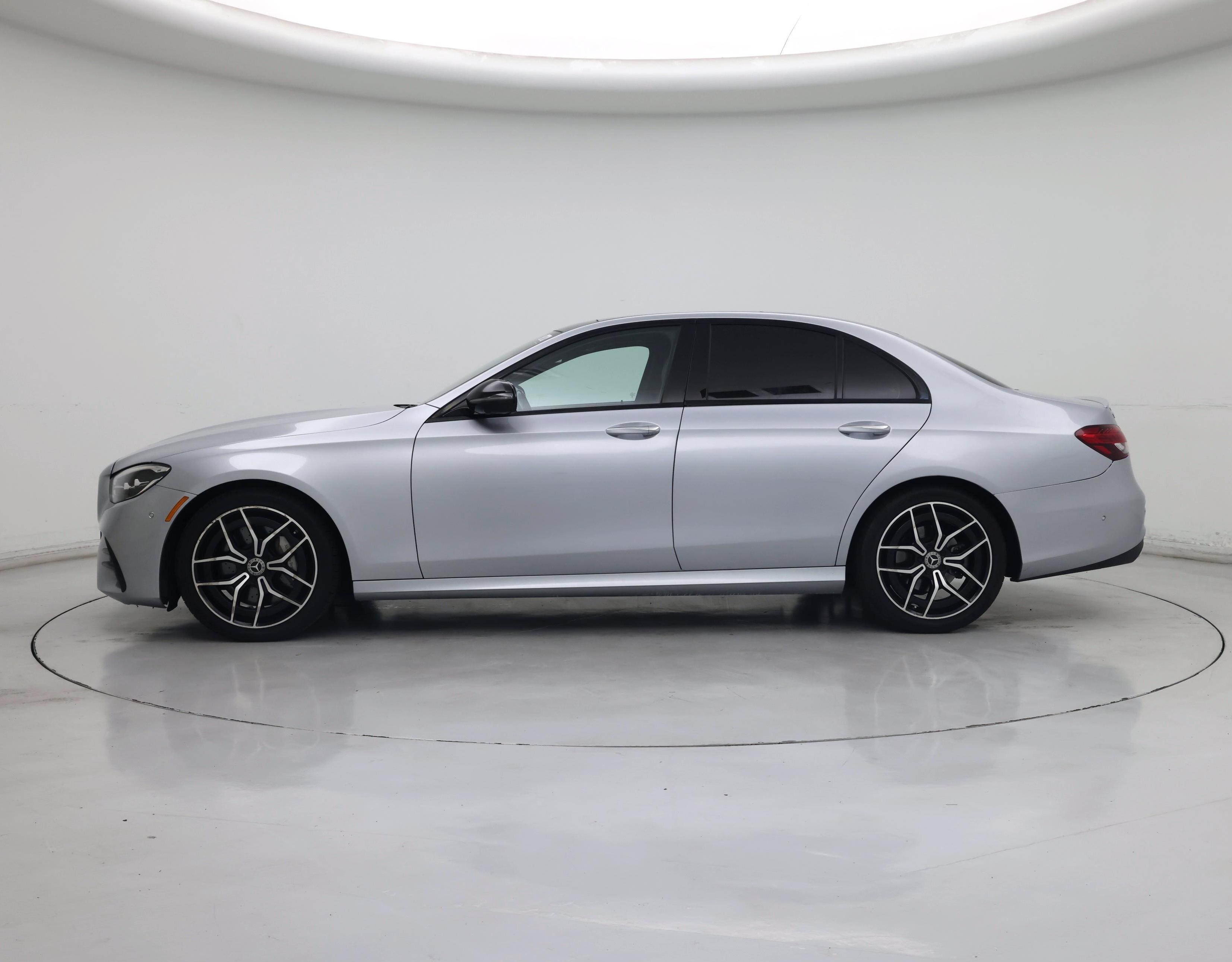 Thumbnail: 2022 Mercedes-Benz E-Class - 3