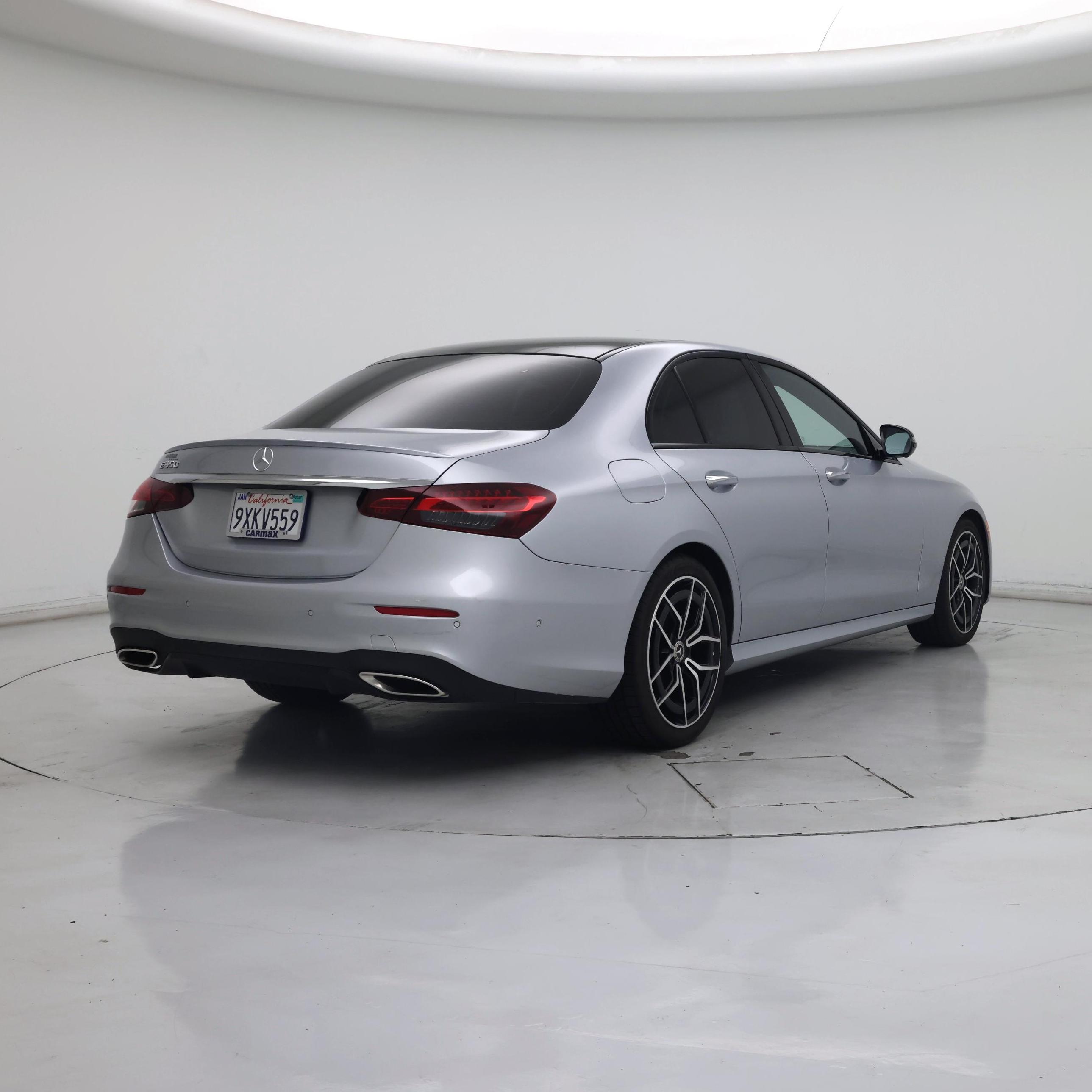 Thumbnail: 2022 Mercedes-Benz E-Class - 8