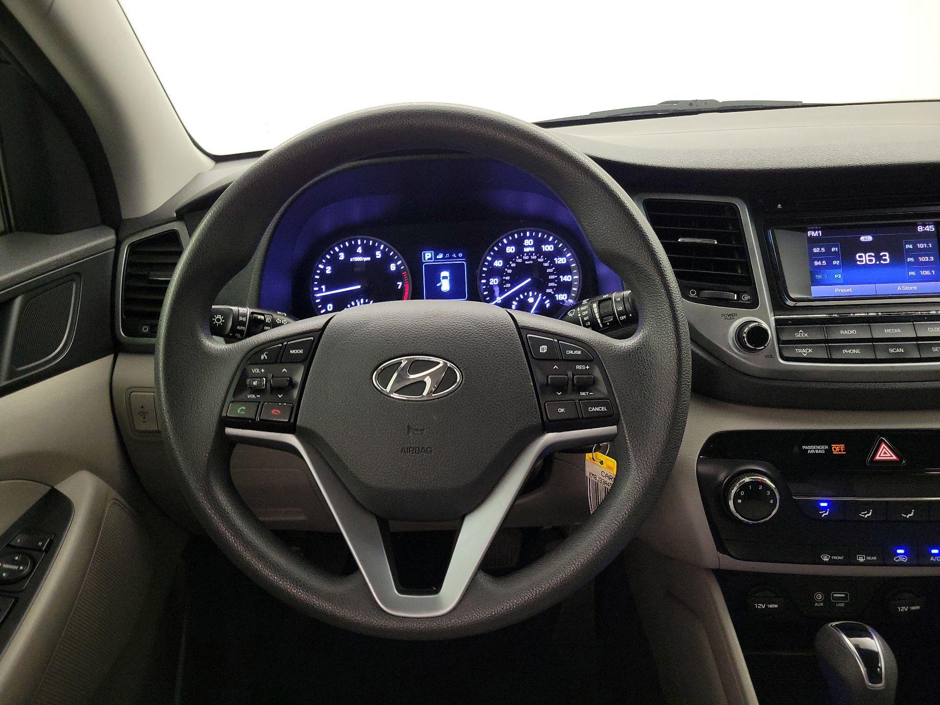 Thumbnail: 2016 Hyundai Tucson - 10