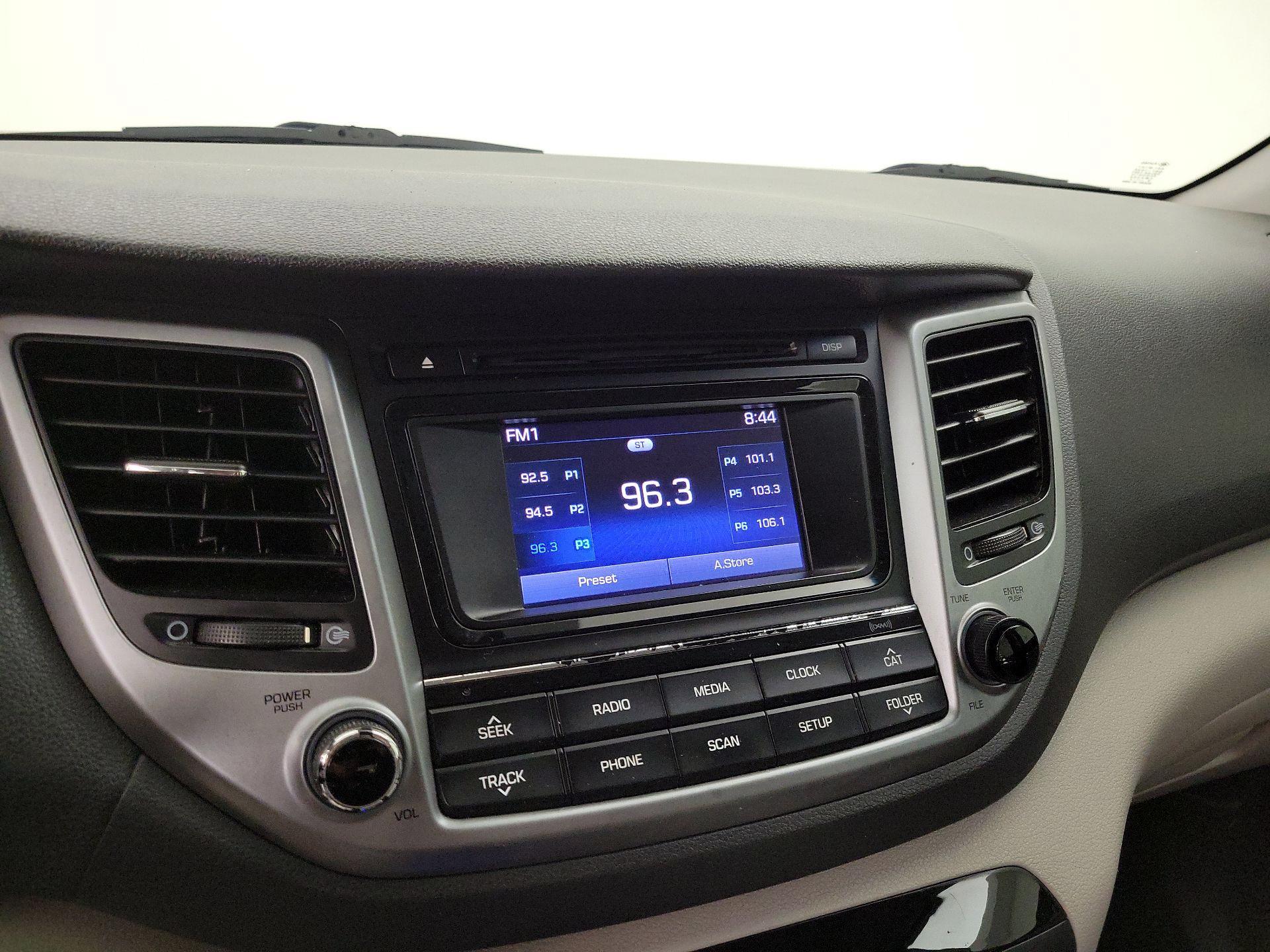 Thumbnail: 2016 Hyundai Tucson - 15