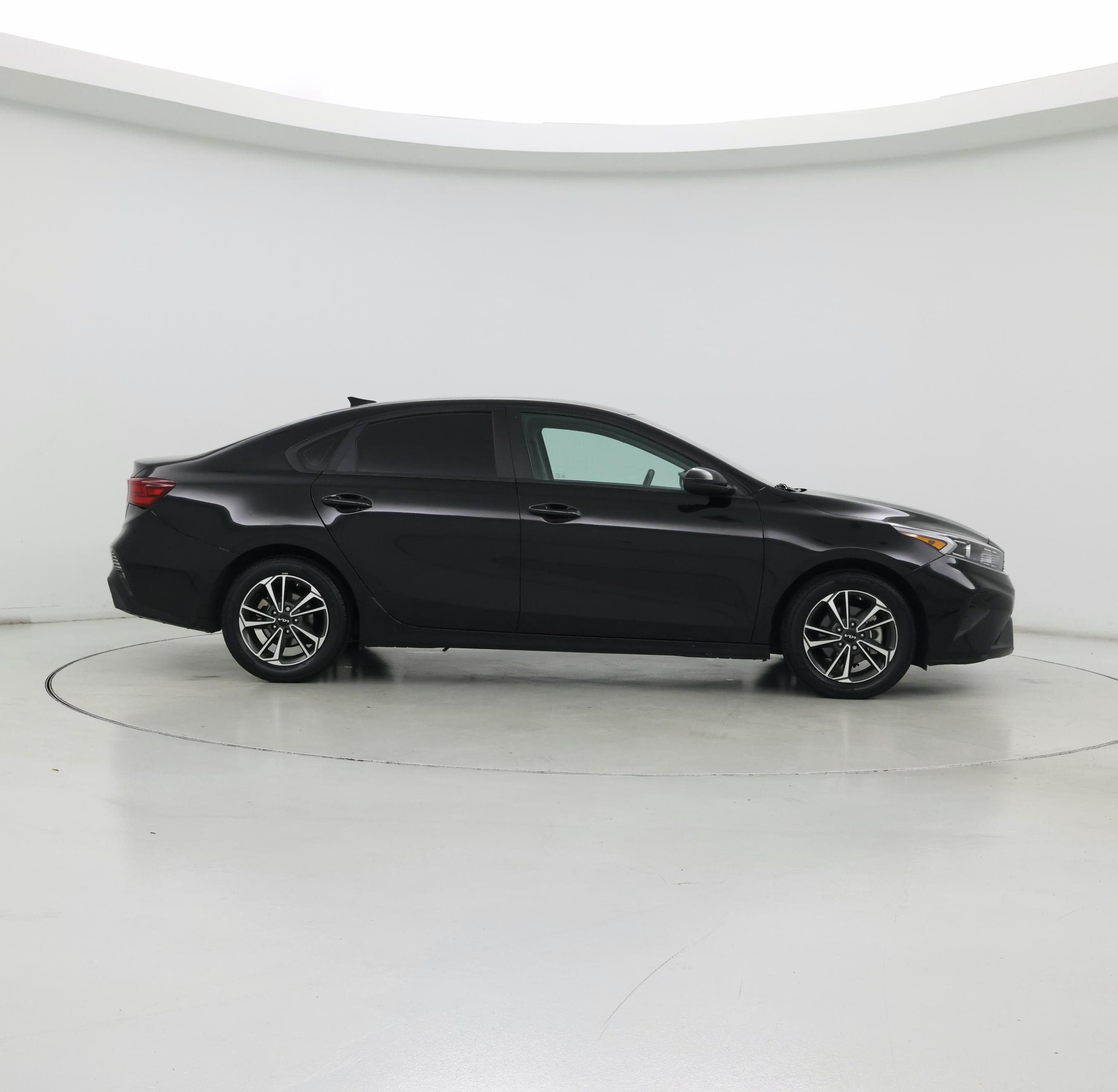 Thumbnail: 2023 Kia Forte - 7
