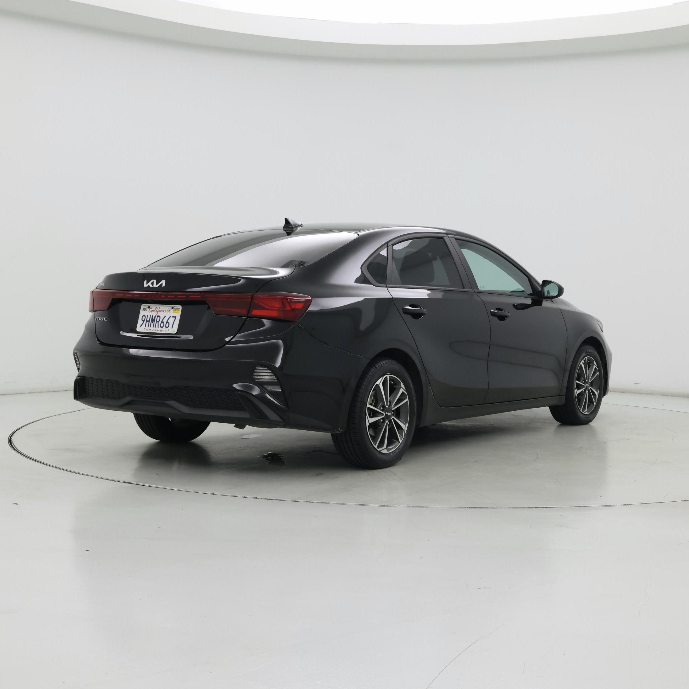 Thumbnail: 2023 Kia Forte - 8