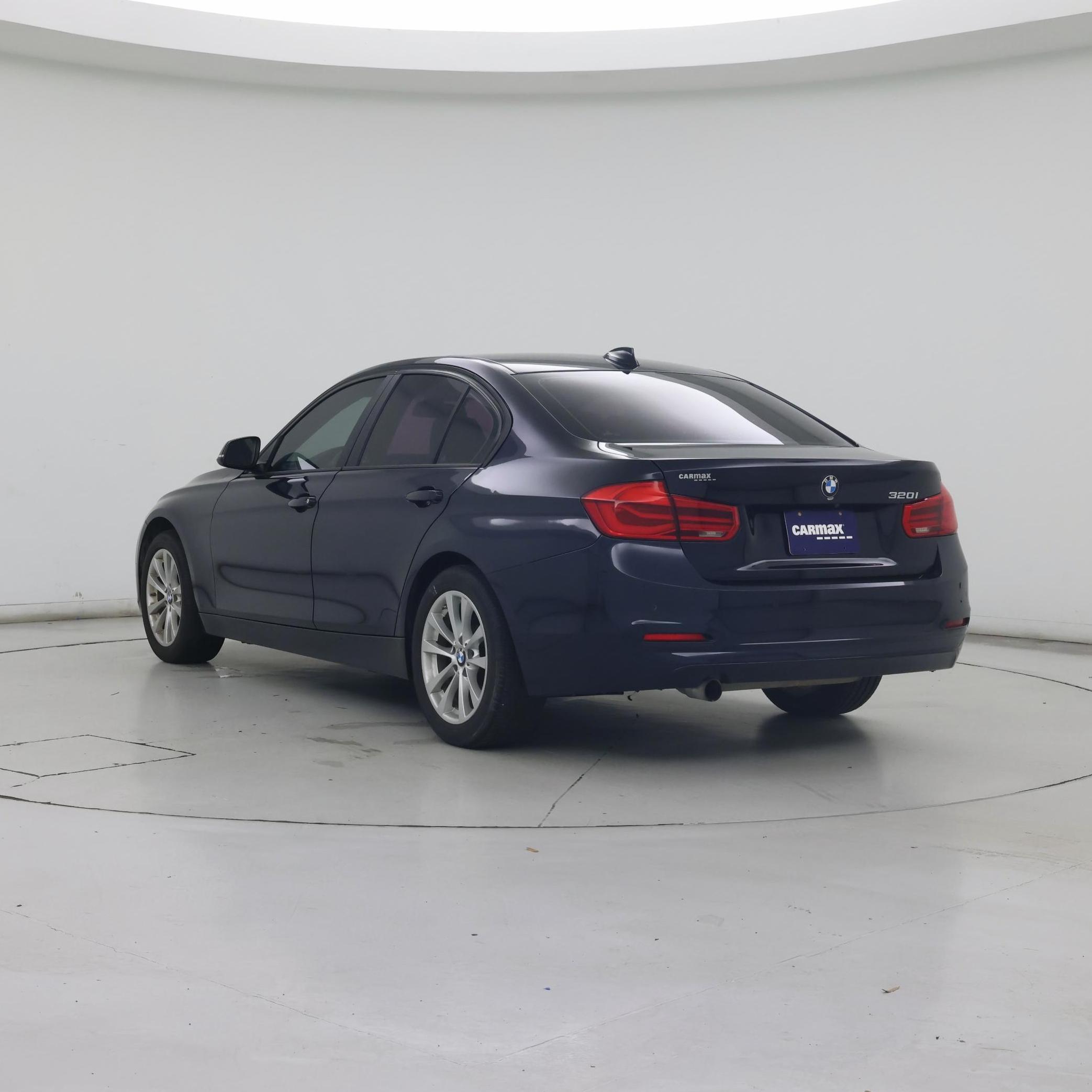 Thumbnail: 2017 BMW 3 Series - 2