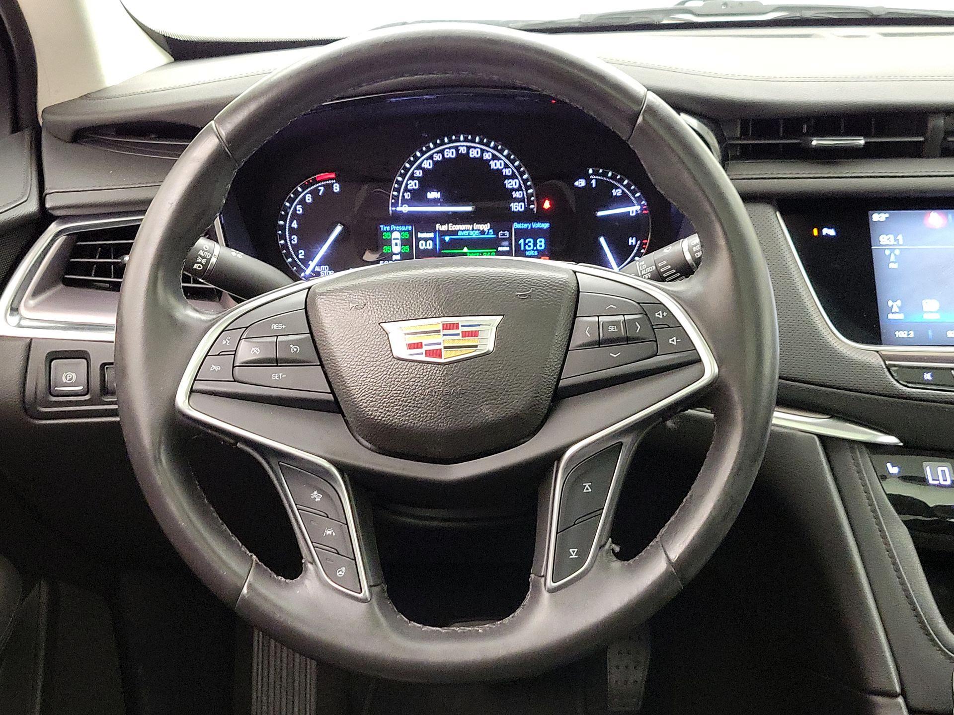 Thumbnail: 2017 Cadillac XT5 - 10