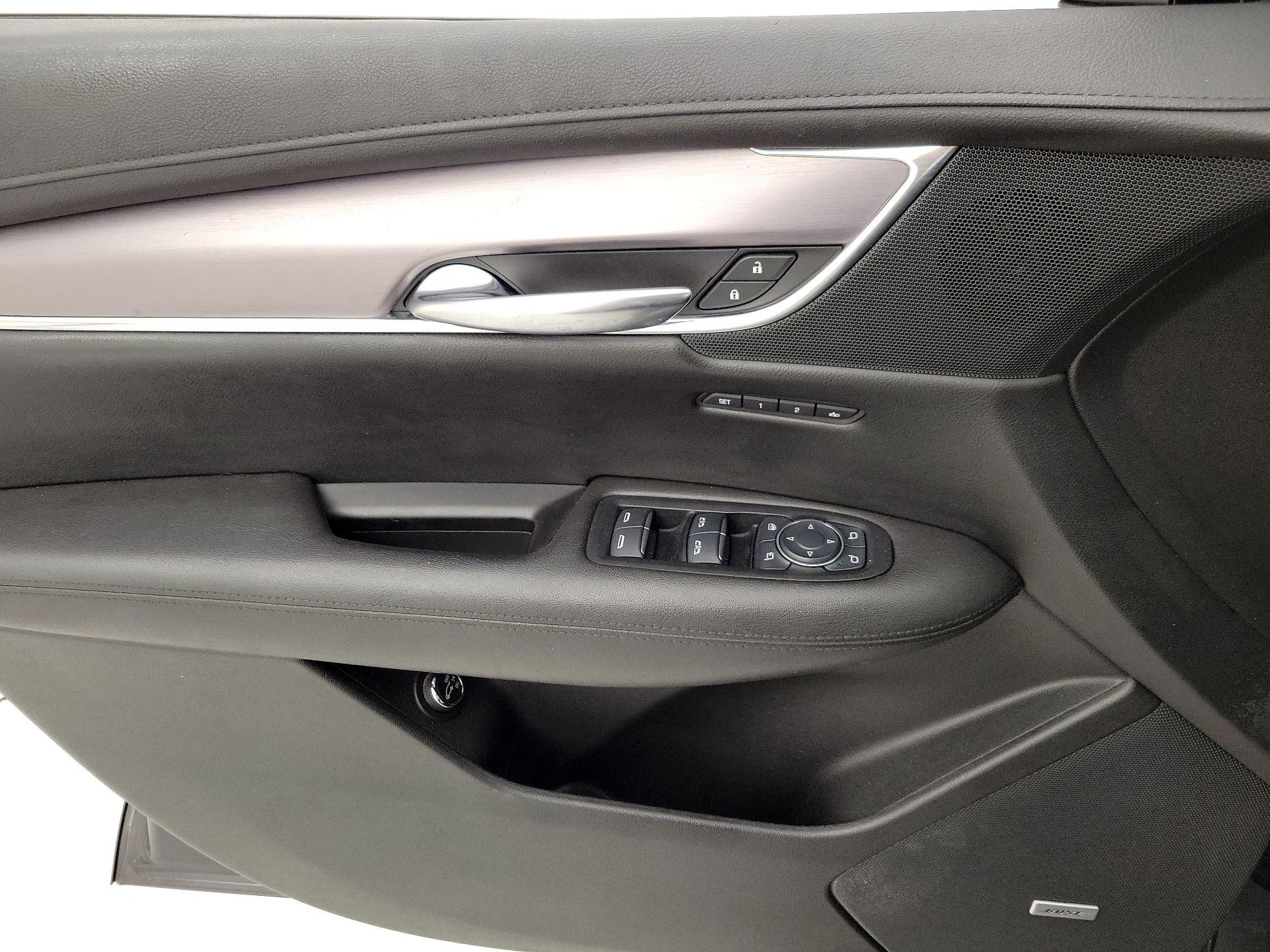 Thumbnail: 2017 Cadillac XT5 - 12