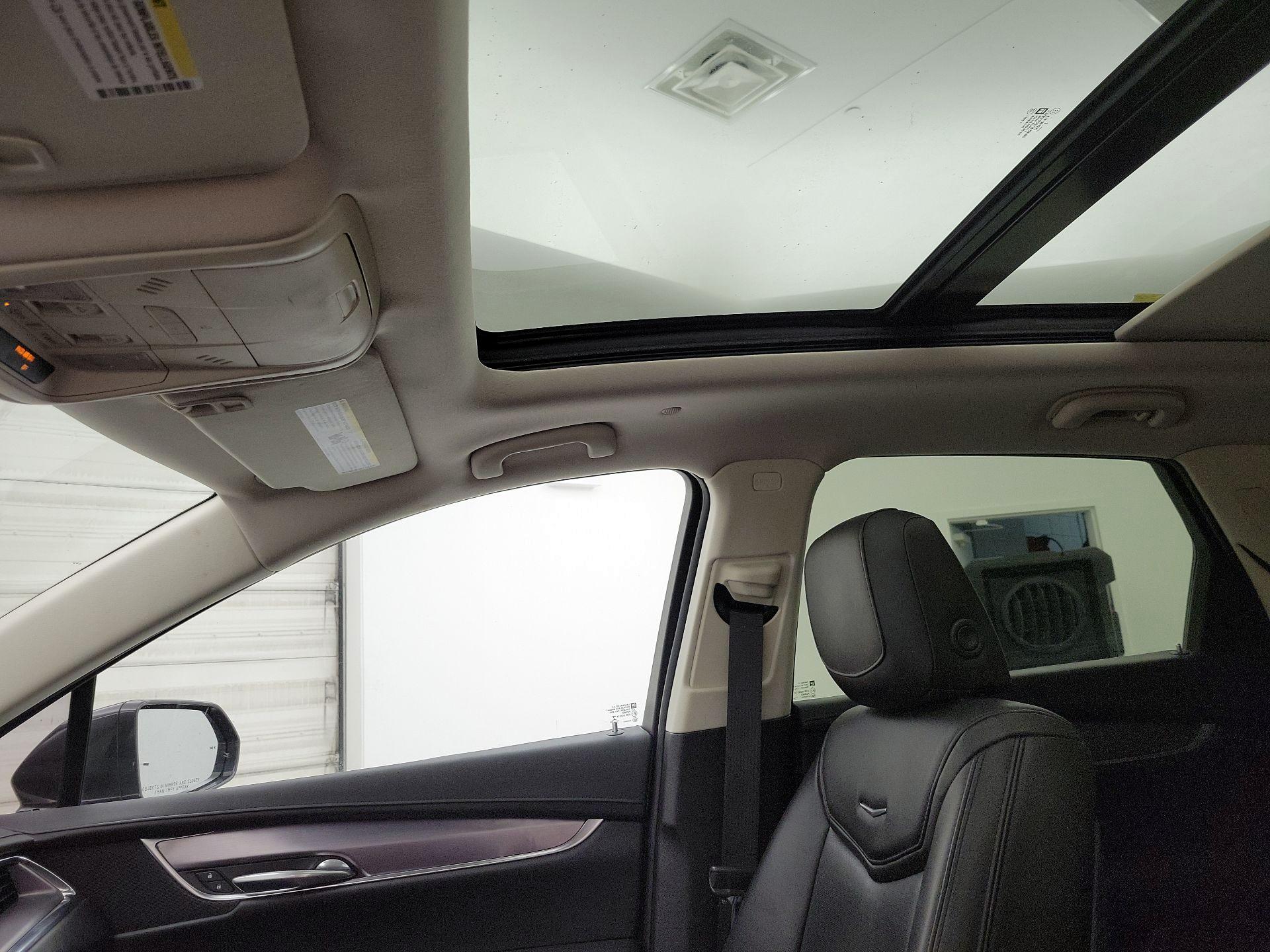 Thumbnail: 2017 Cadillac XT5 - 19