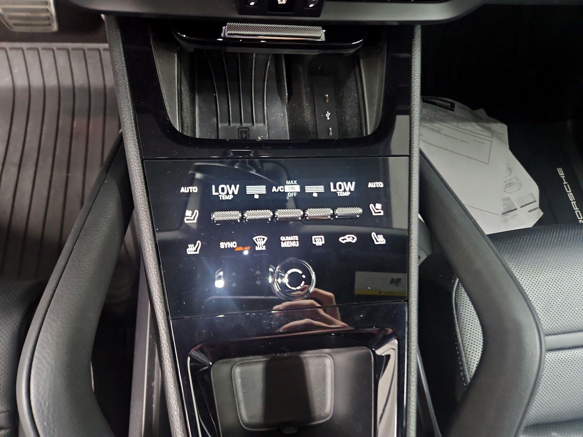 Thumbnail: 2024 Porsche Cayenne - 17