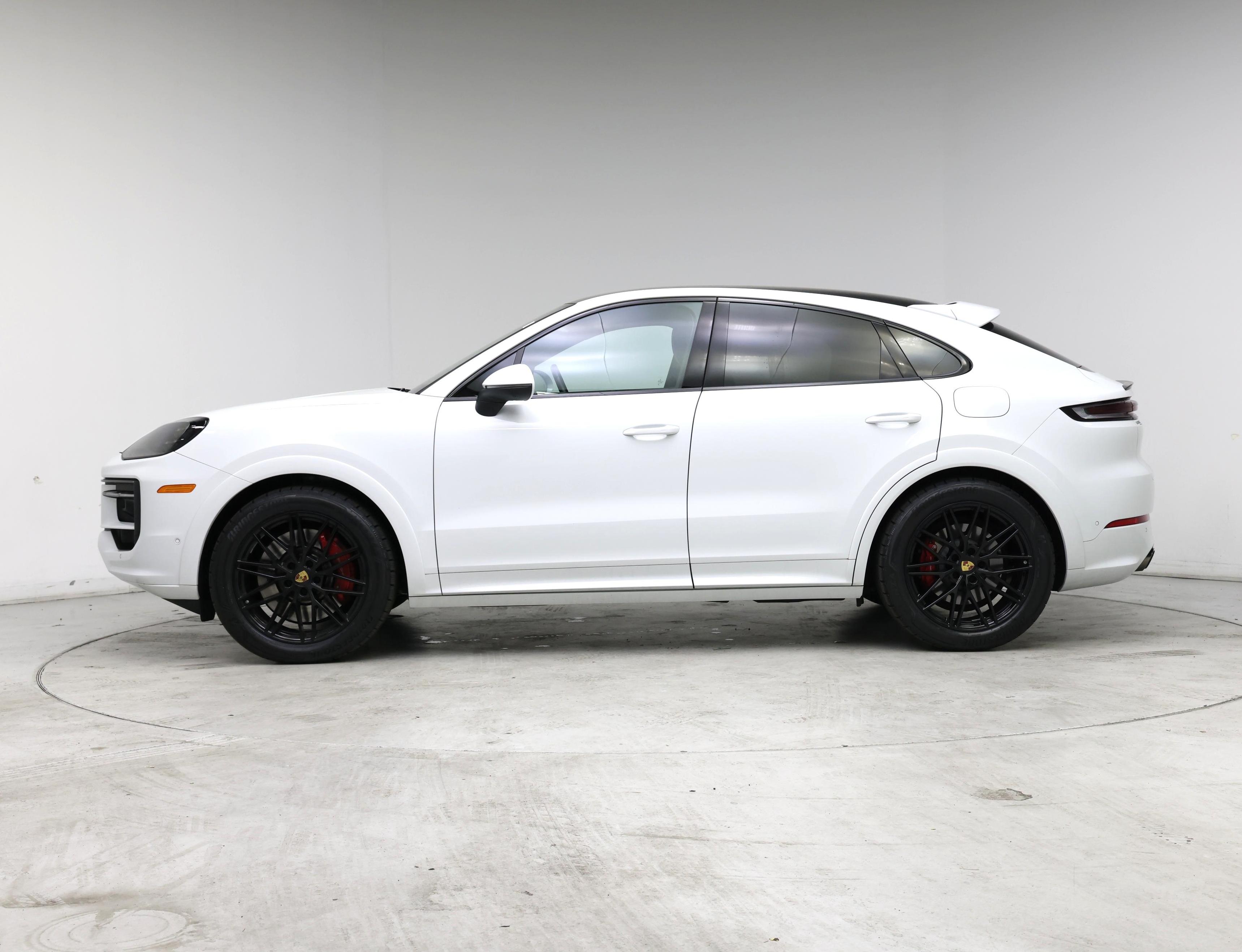 Thumbnail: 2024 Porsche Cayenne - 3
