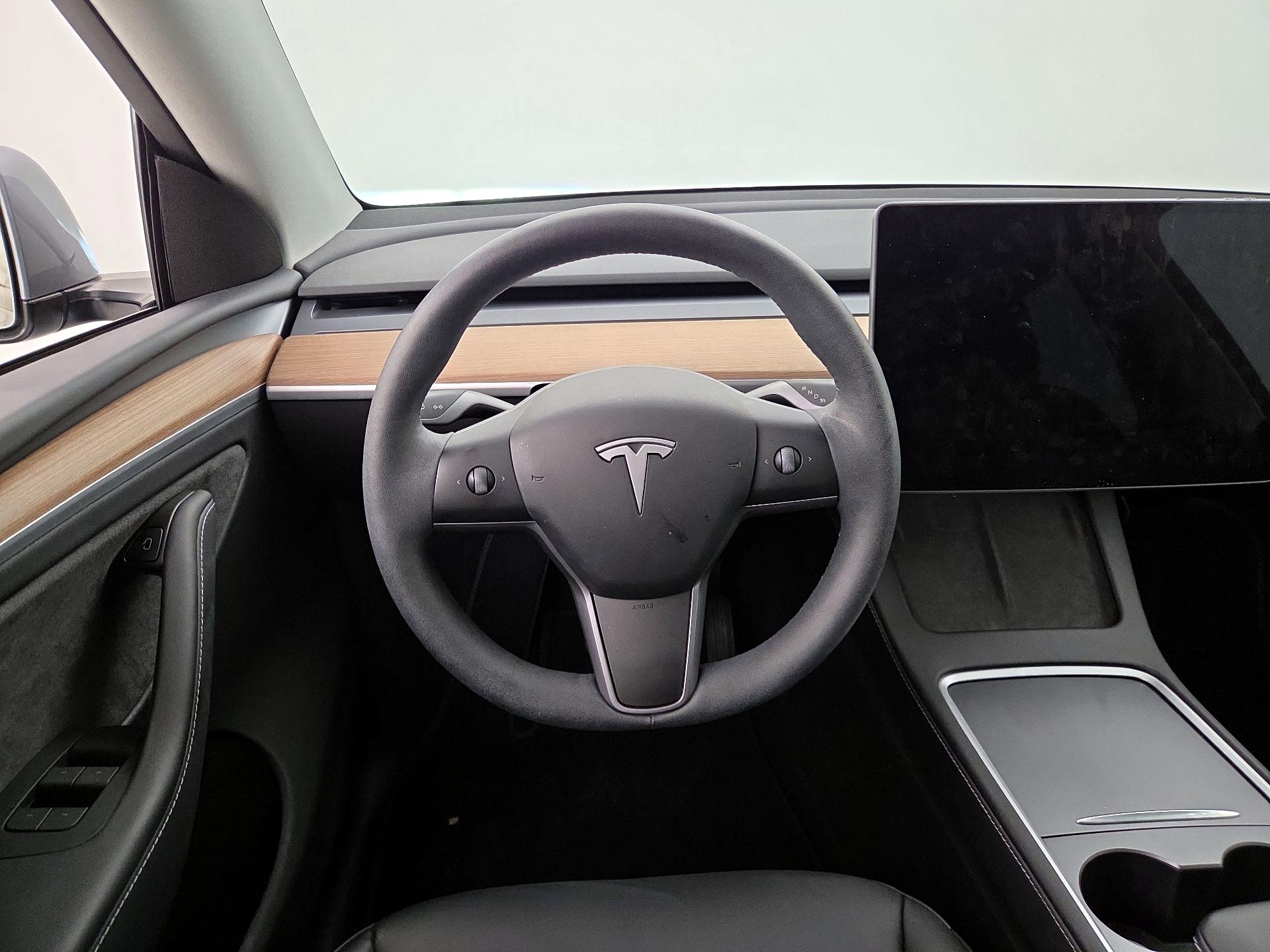 Thumbnail: 2024 Tesla Model Y - 10