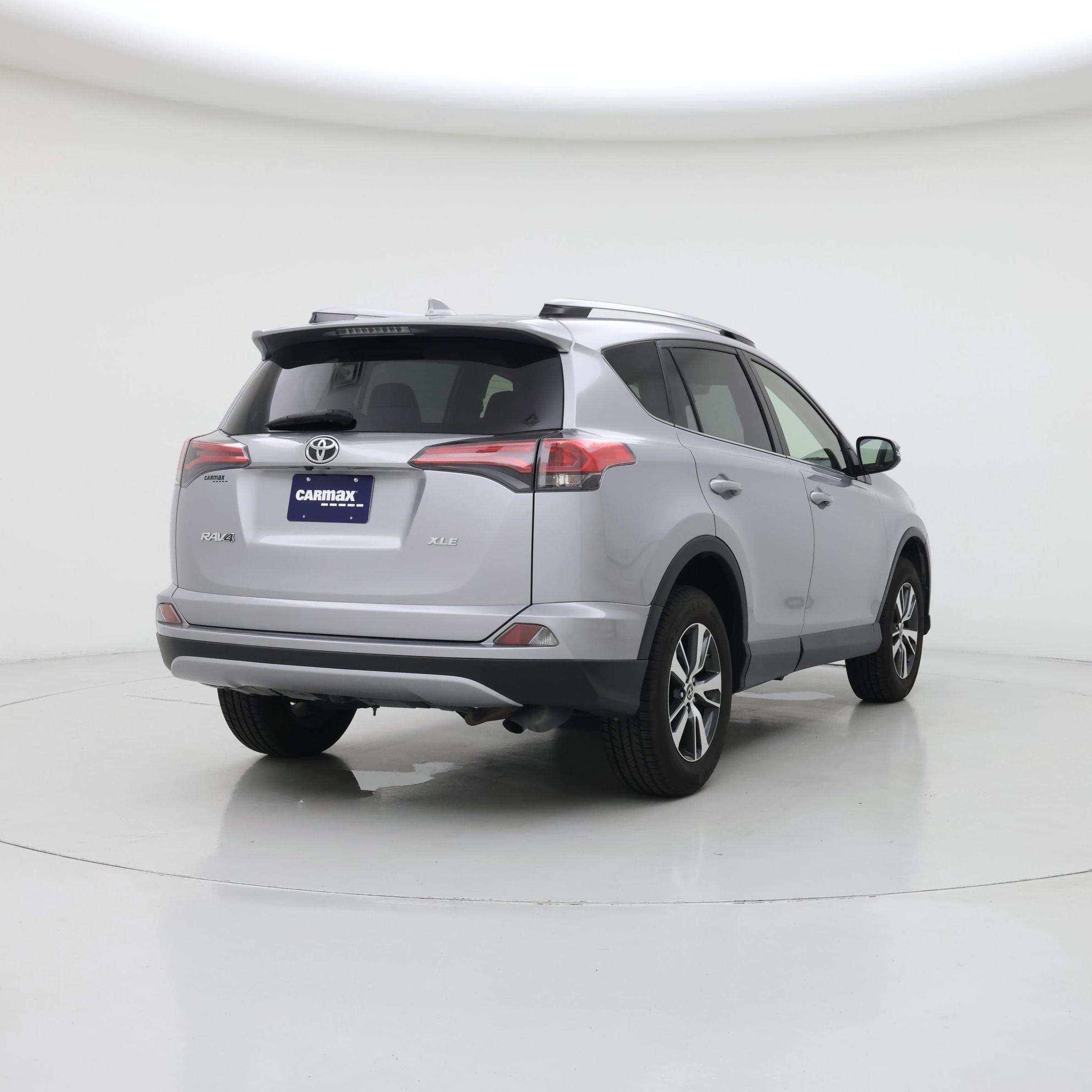 Thumbnail: 2018 Toyota RAV4 - 8