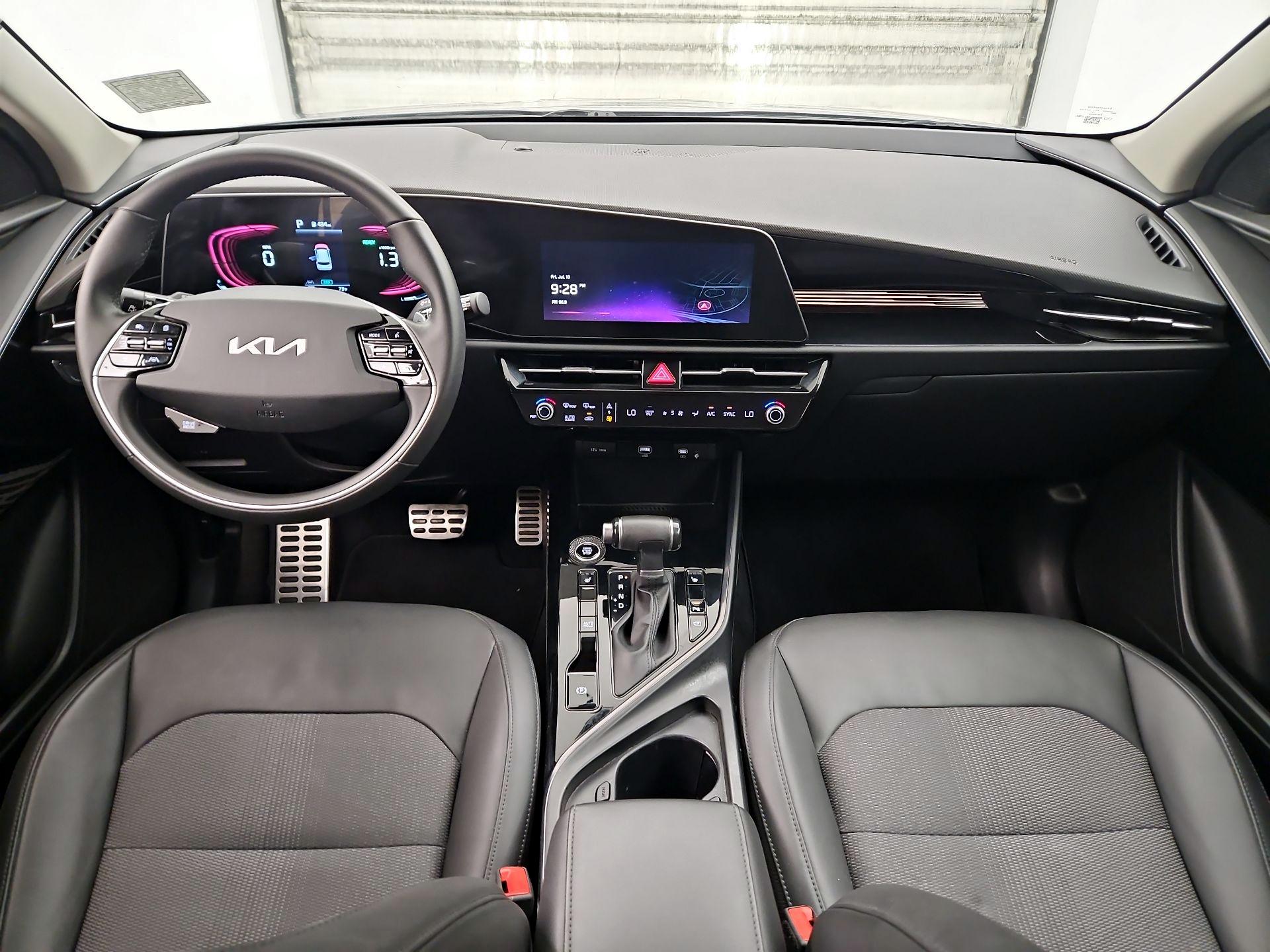 Thumbnail: 2023 Kia Niro - 9