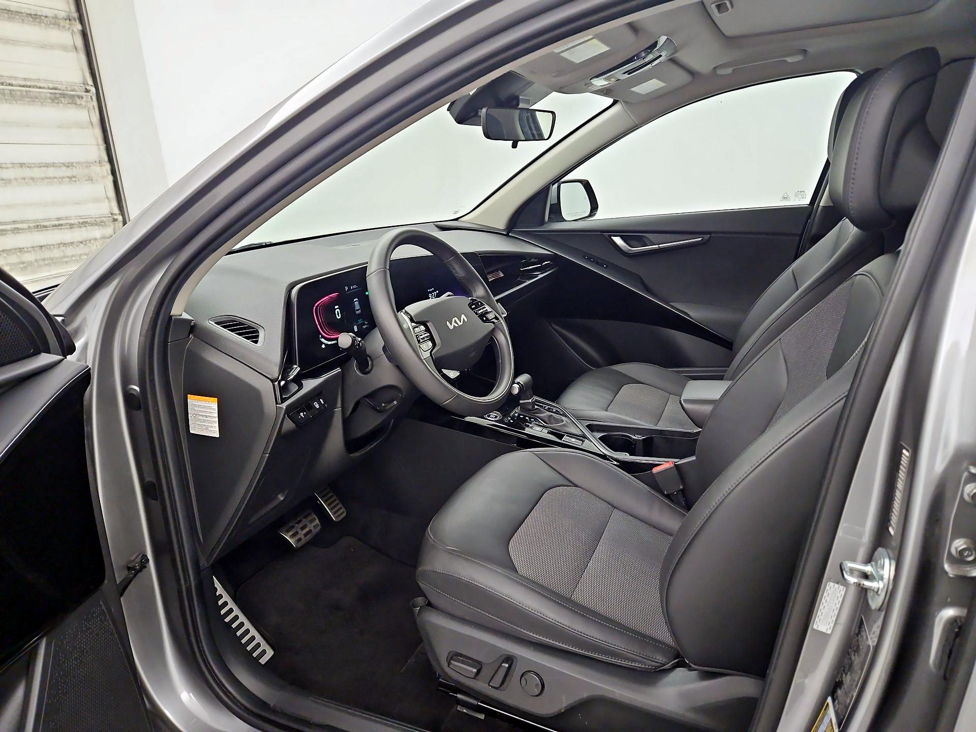 Thumbnail: 2023 Kia Niro - 11