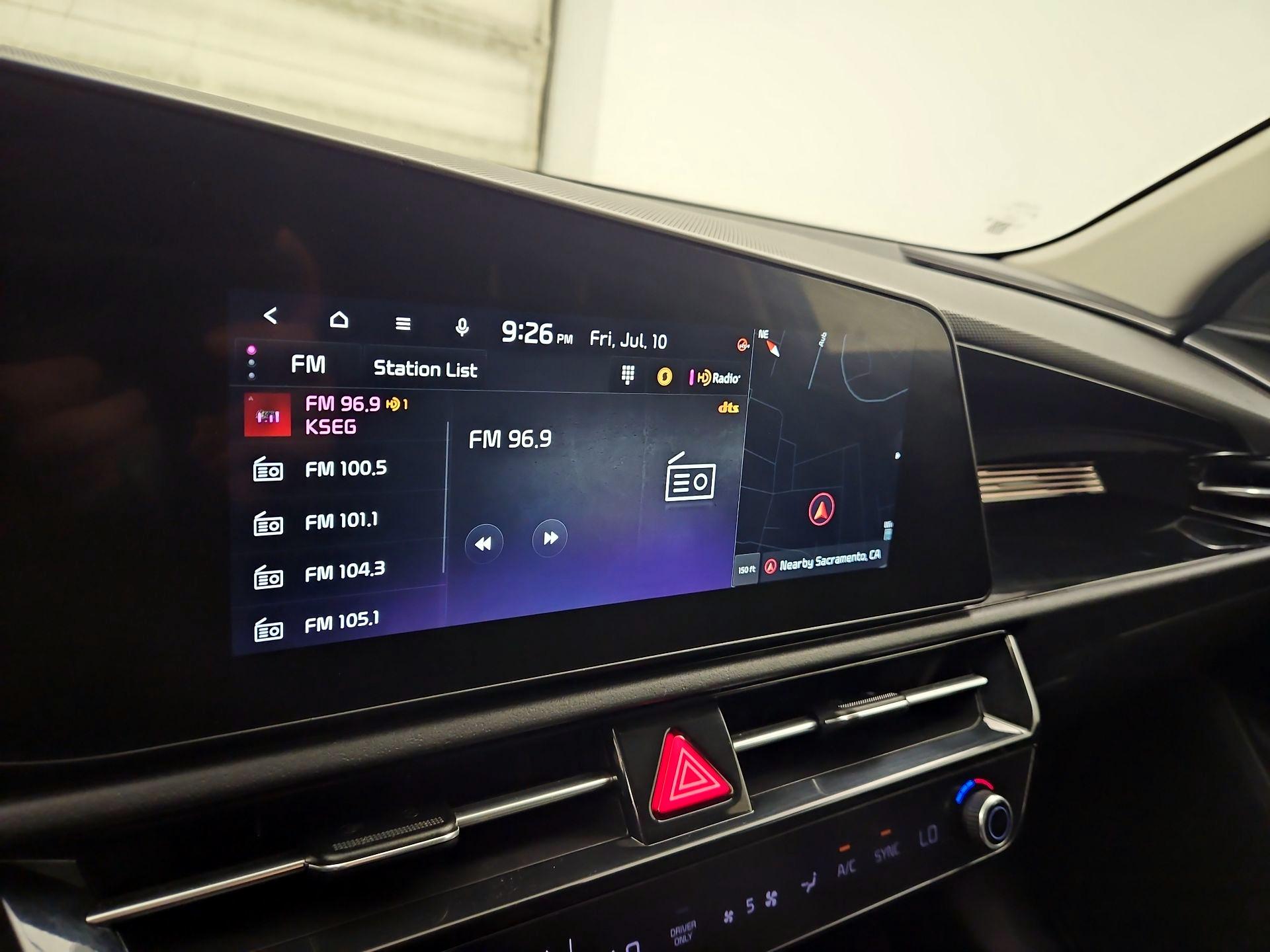 Thumbnail: 2023 Kia Niro - 16