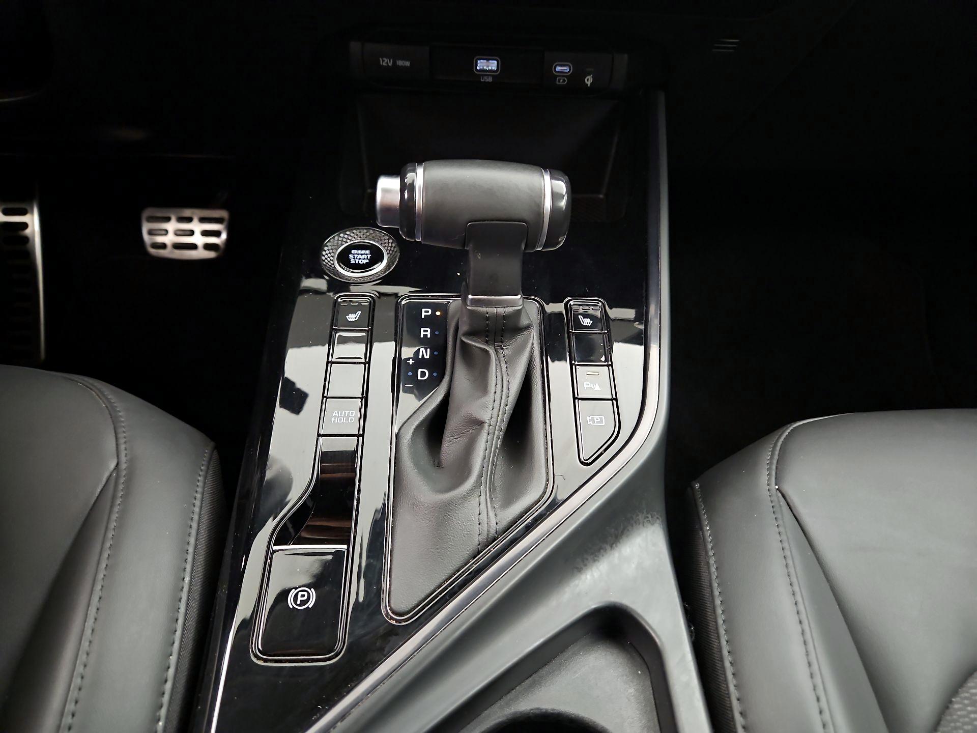 Thumbnail: 2023 Kia Niro - 18