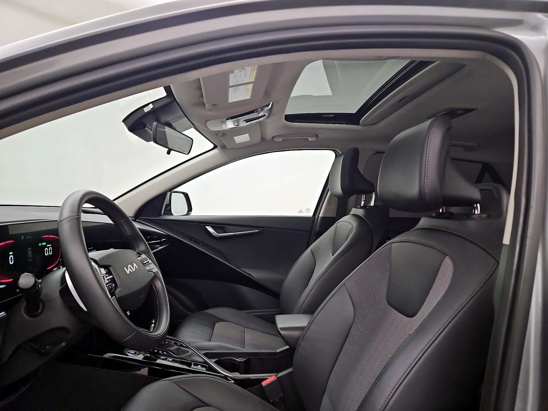 Thumbnail: 2023 Kia Niro - 20