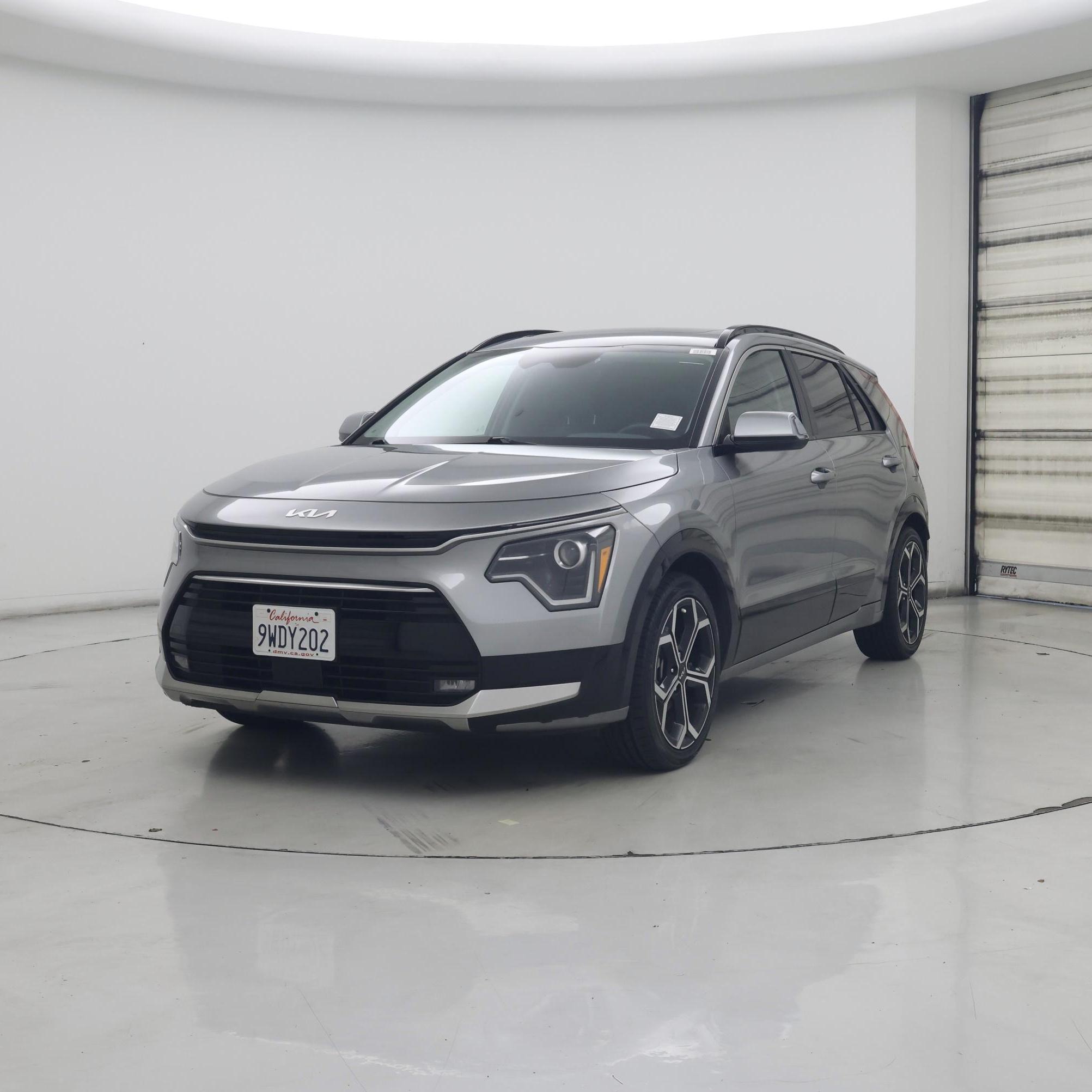 Thumbnail: 2023 Kia Niro - 4