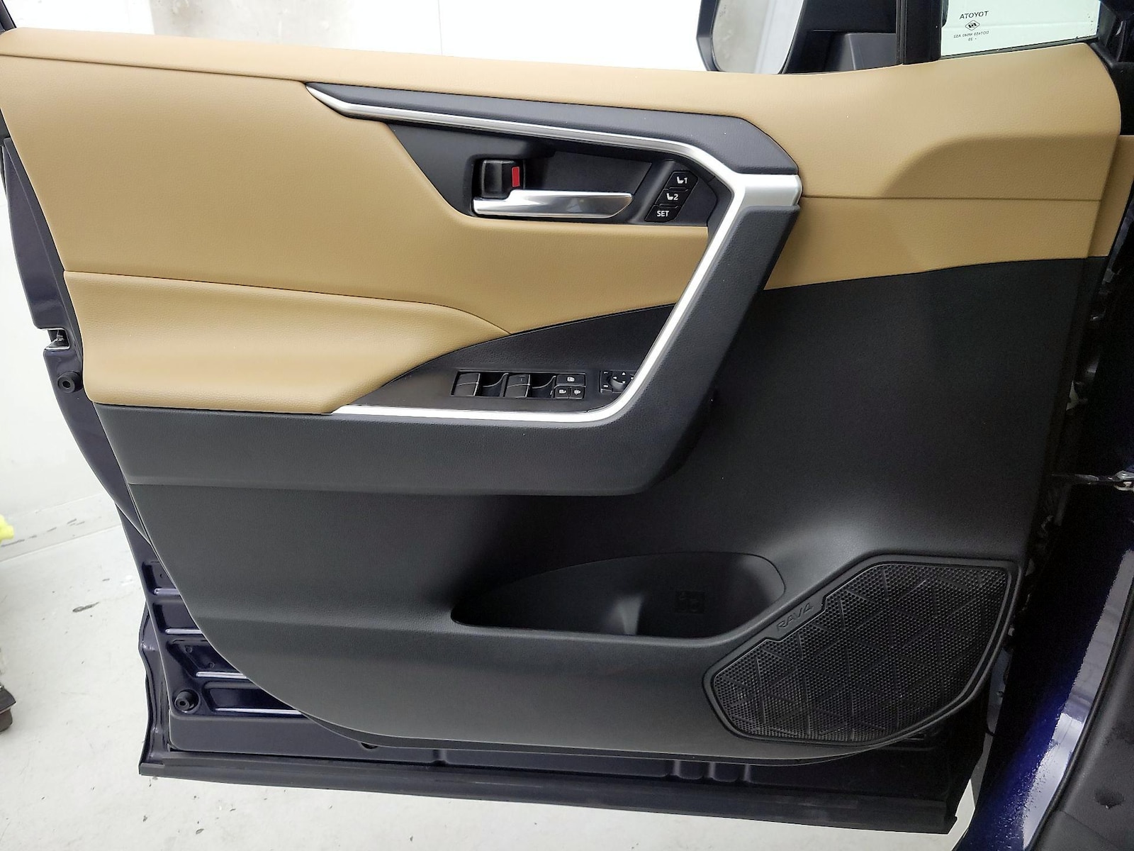 2021 Toyota RAV4 XLE Premium - Photo 13