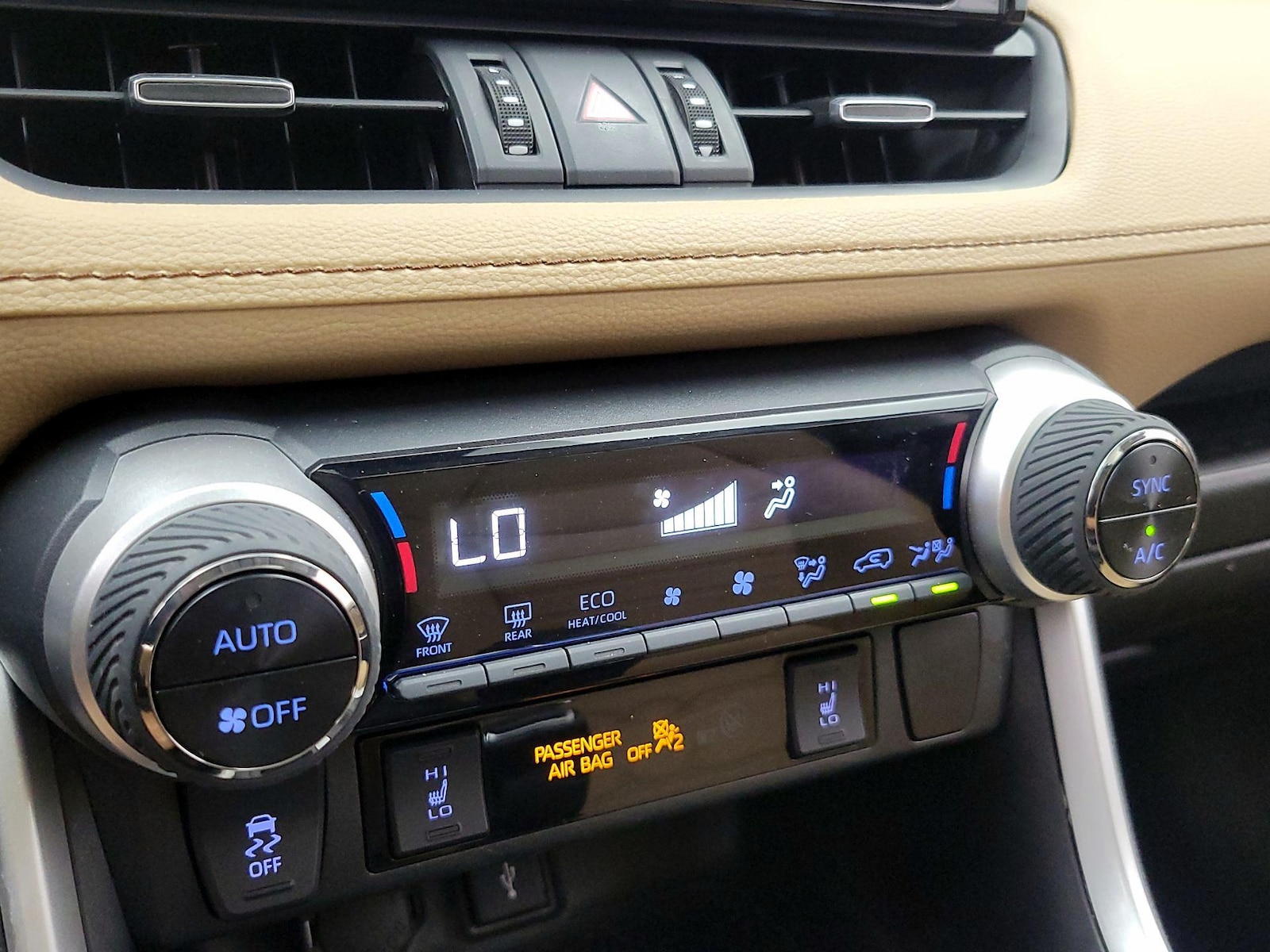 2021 Toyota RAV4 XLE Premium - Photo 17