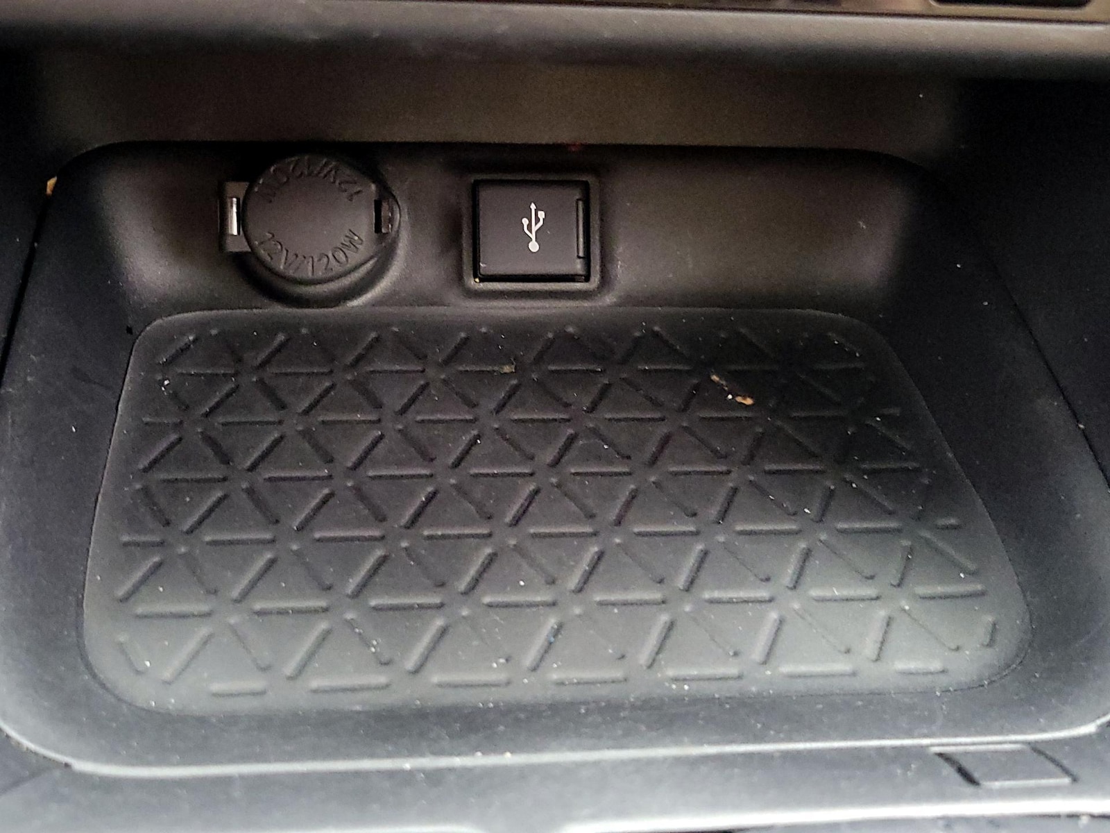 2021 Toyota RAV4 XLE Premium - Photo 19