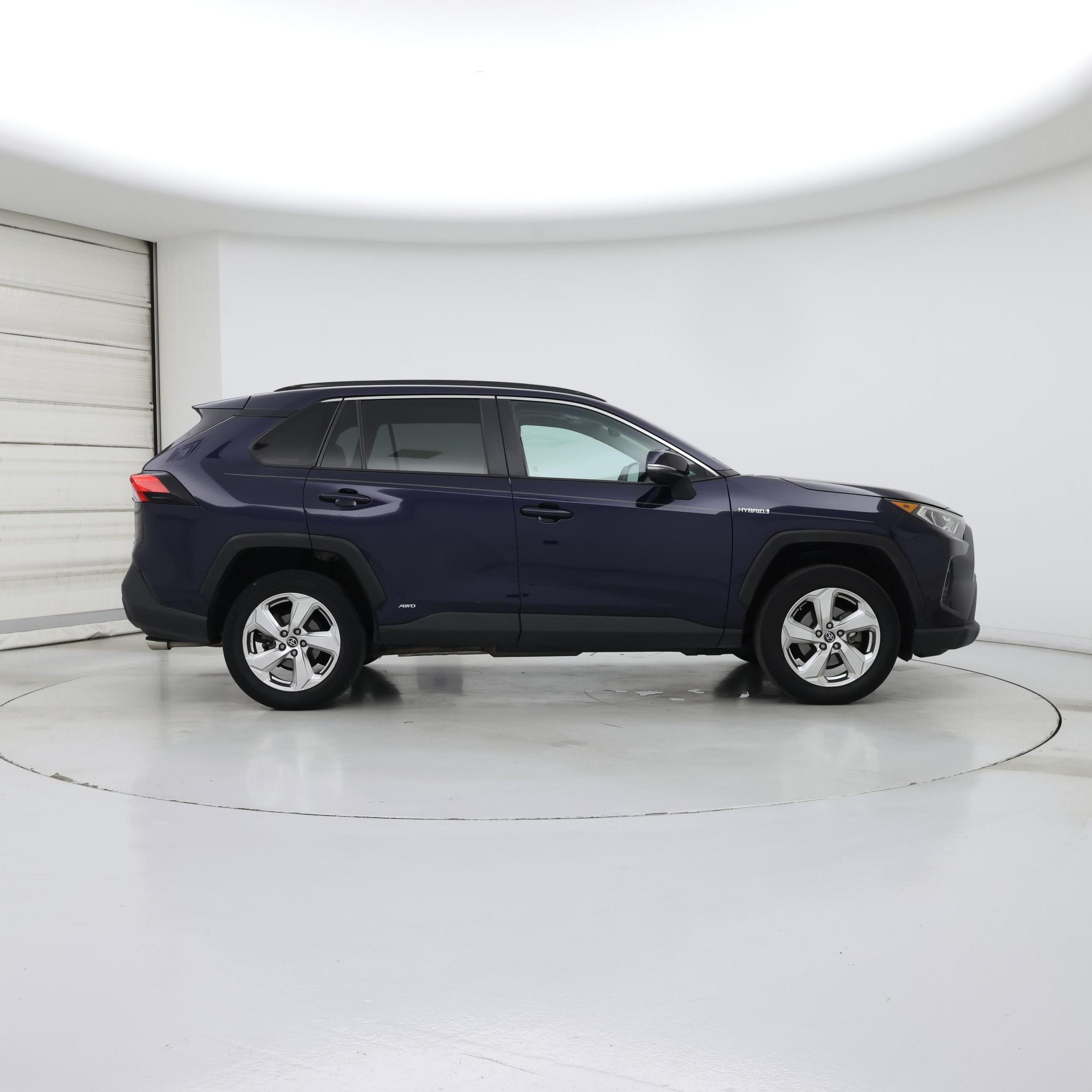 Thumbnail: 2021 Toyota RAV4 - 7